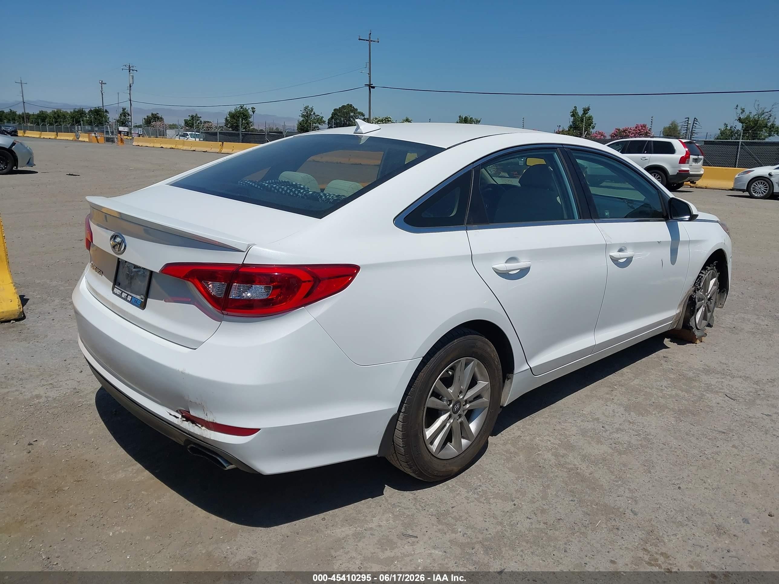 2015 Hyundai Sonata Se White vin: 5NPE24AF3FH184257