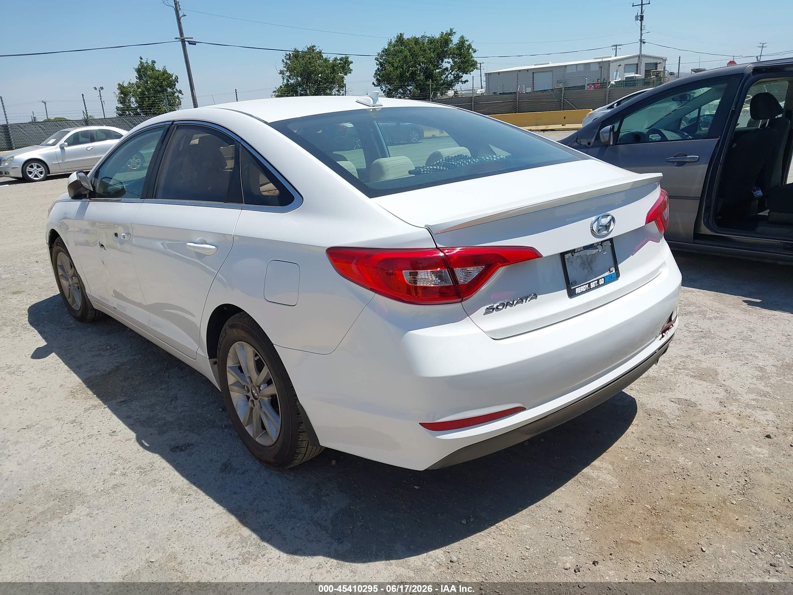 2015 Hyundai Sonata Se White vin: 5NPE24AF3FH184257