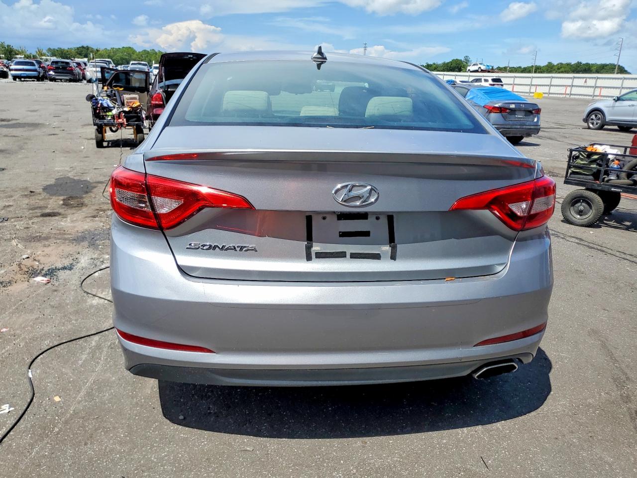 2015 Hyundai Sonata Se Silver vin: 5NPE24AF3FH213207