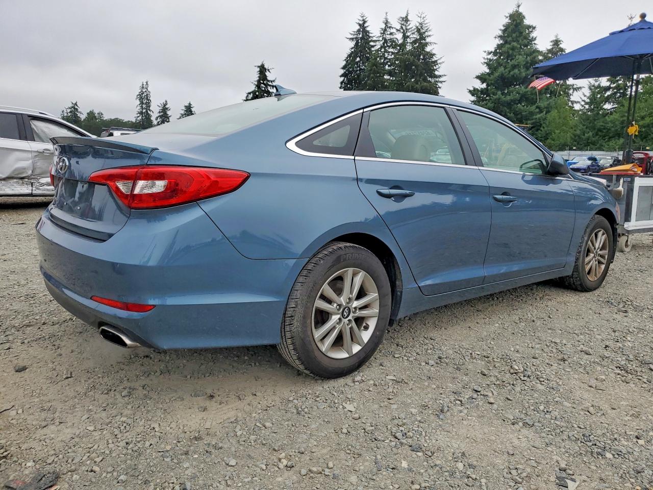 2015 Hyundai Sonata Se Blue vin: 5NPE24AF3FH232016