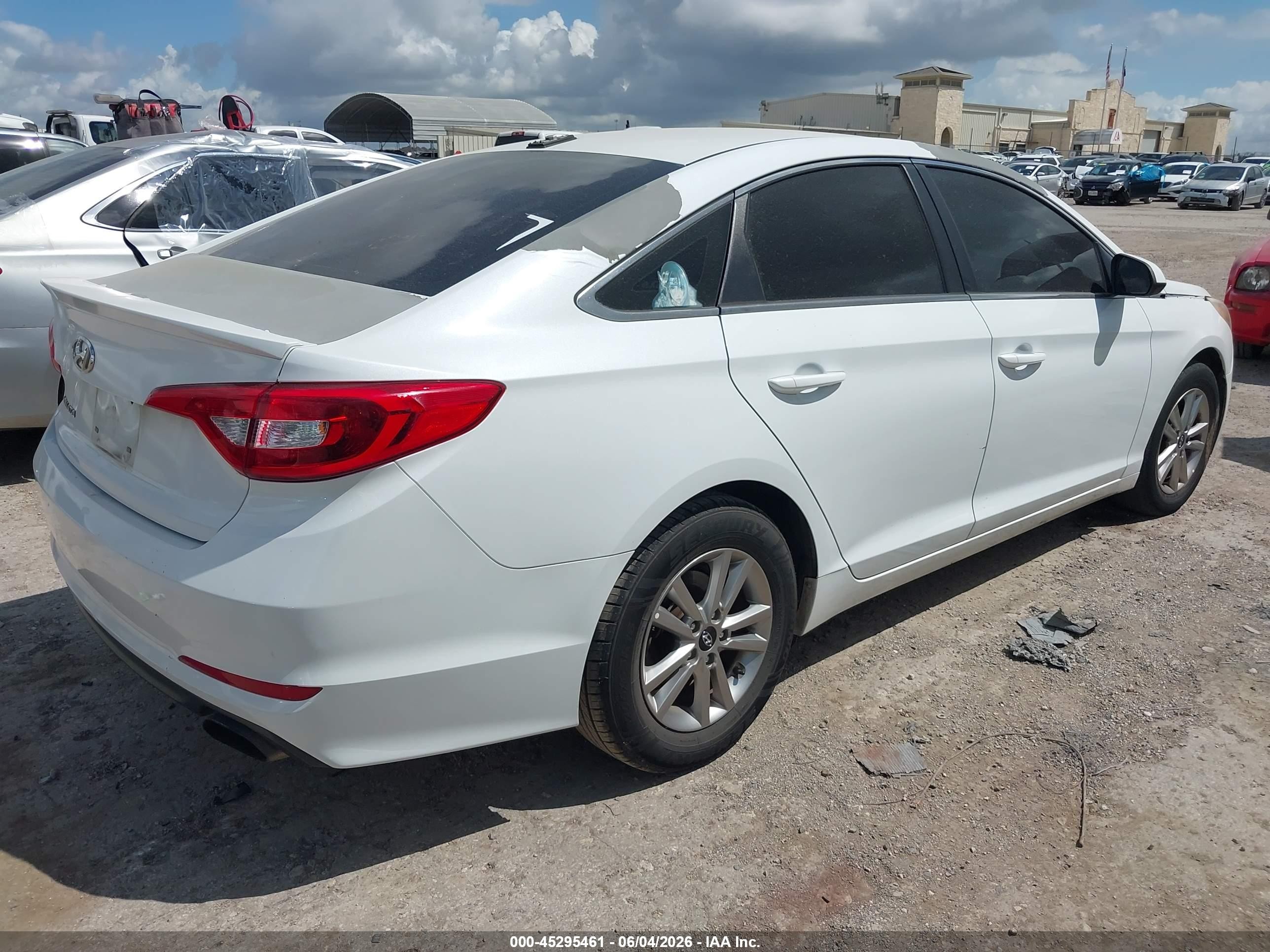 2016 Hyundai Sonata   White vin: 5NPE24AF3GH393466
