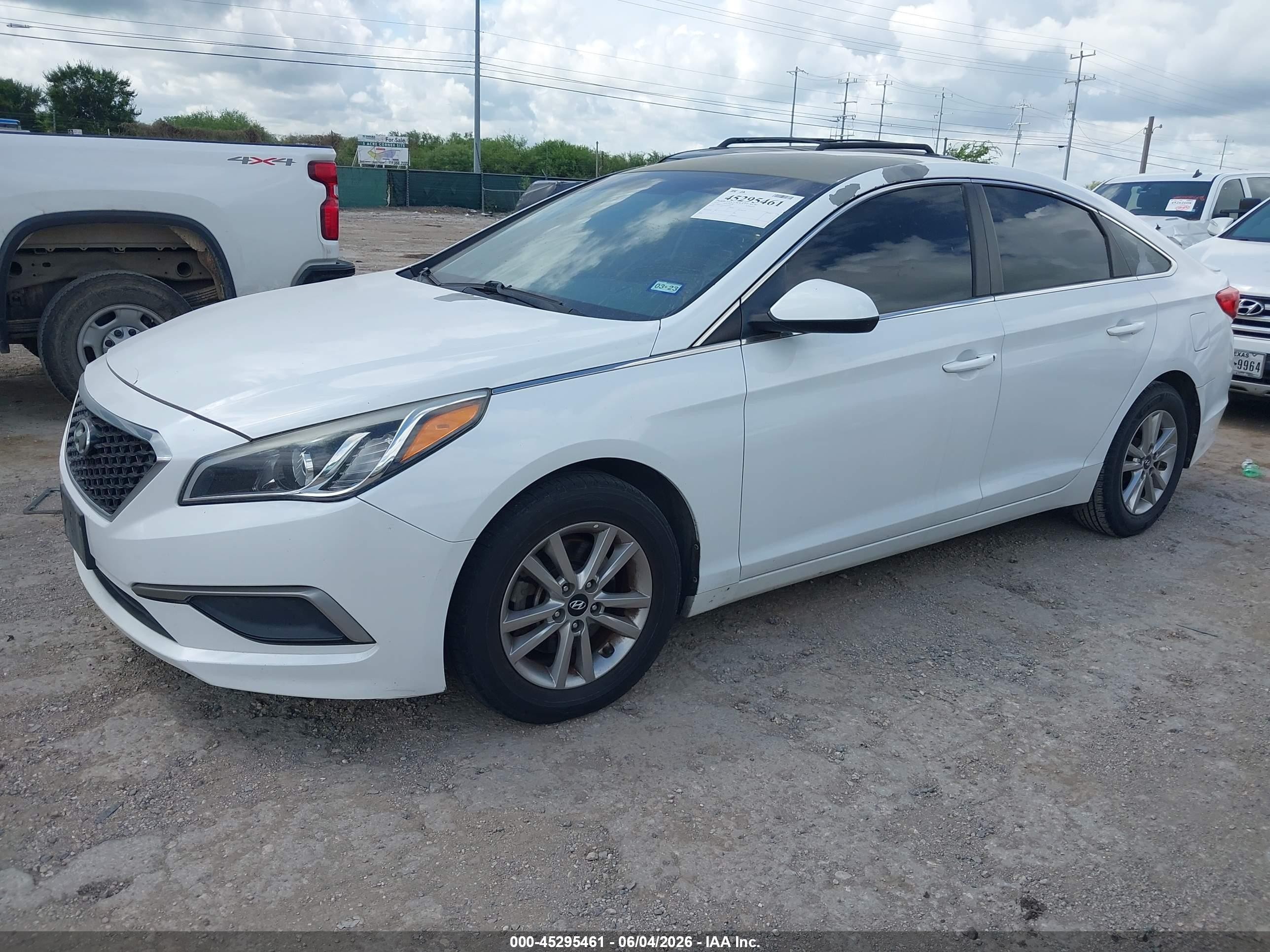 2016 Hyundai Sonata   White vin: 5NPE24AF3GH393466