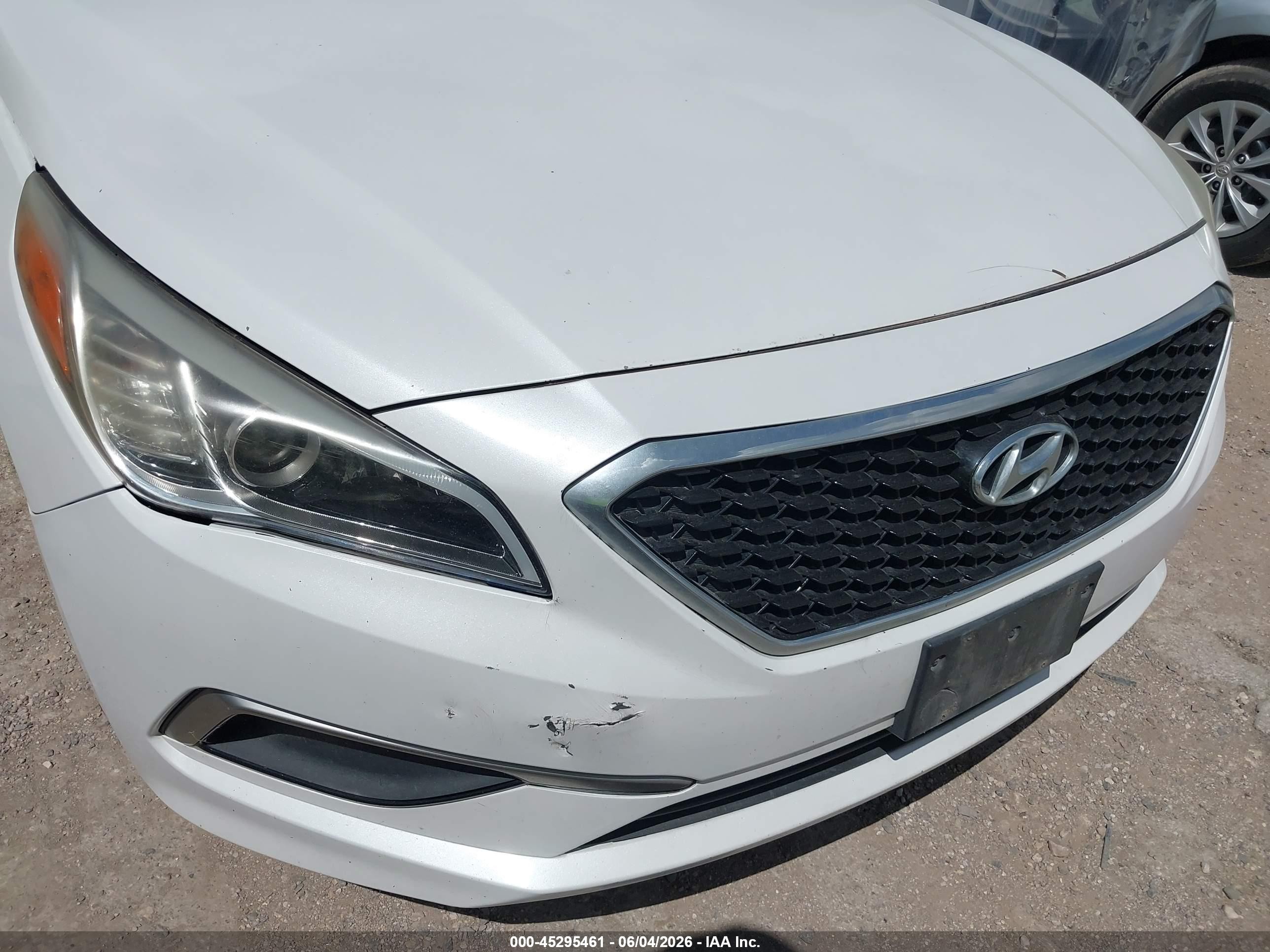 2016 Hyundai Sonata   White vin: 5NPE24AF3GH393466