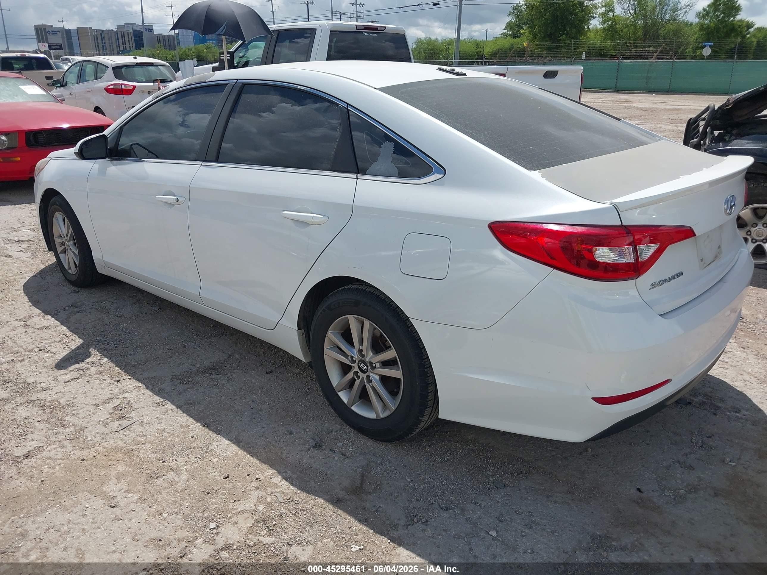 2016 Hyundai Sonata   White vin: 5NPE24AF3GH393466