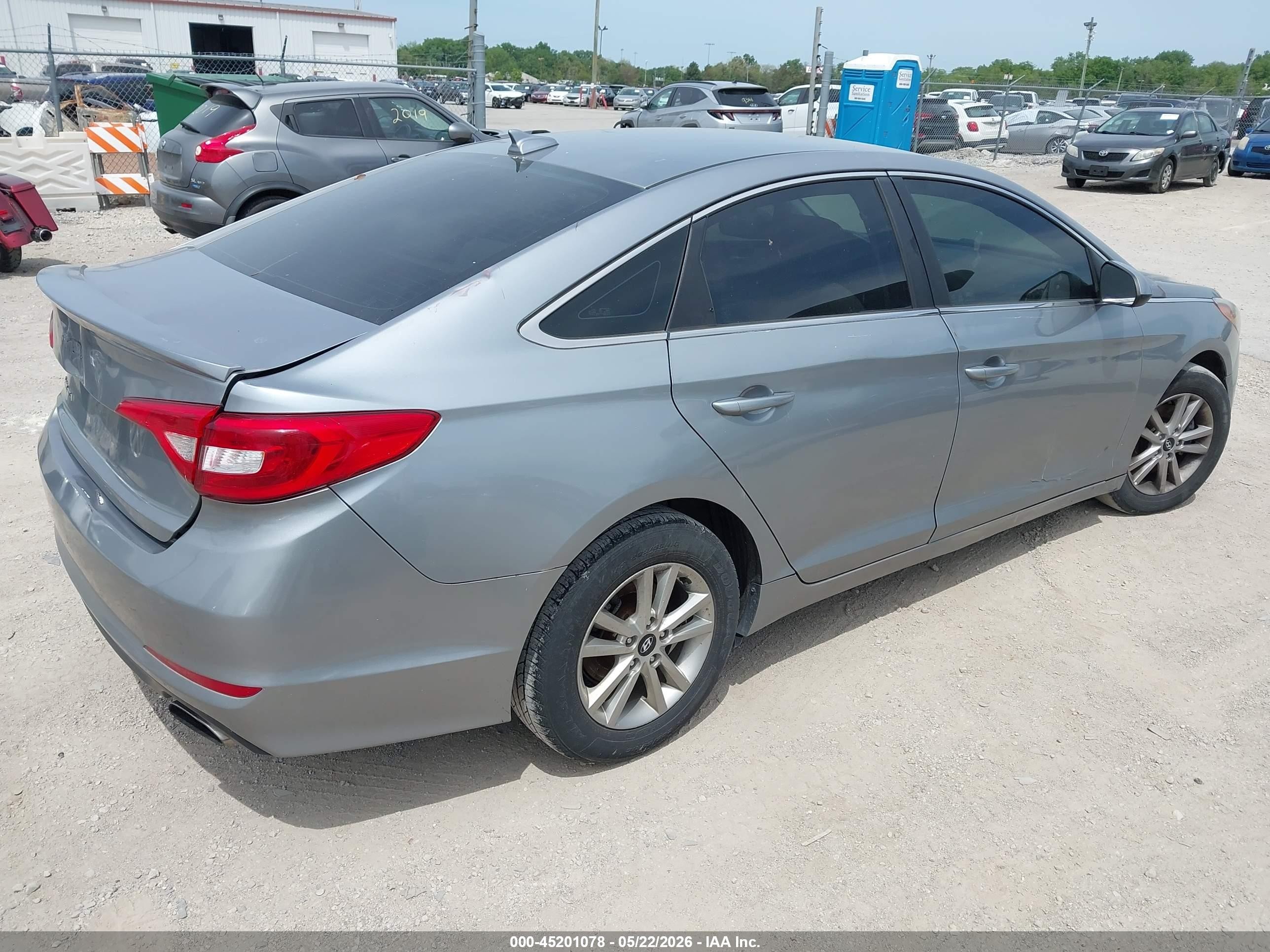 2017 Hyundai Sonata   Серебряный vin: 5NPE24AF3HH492757