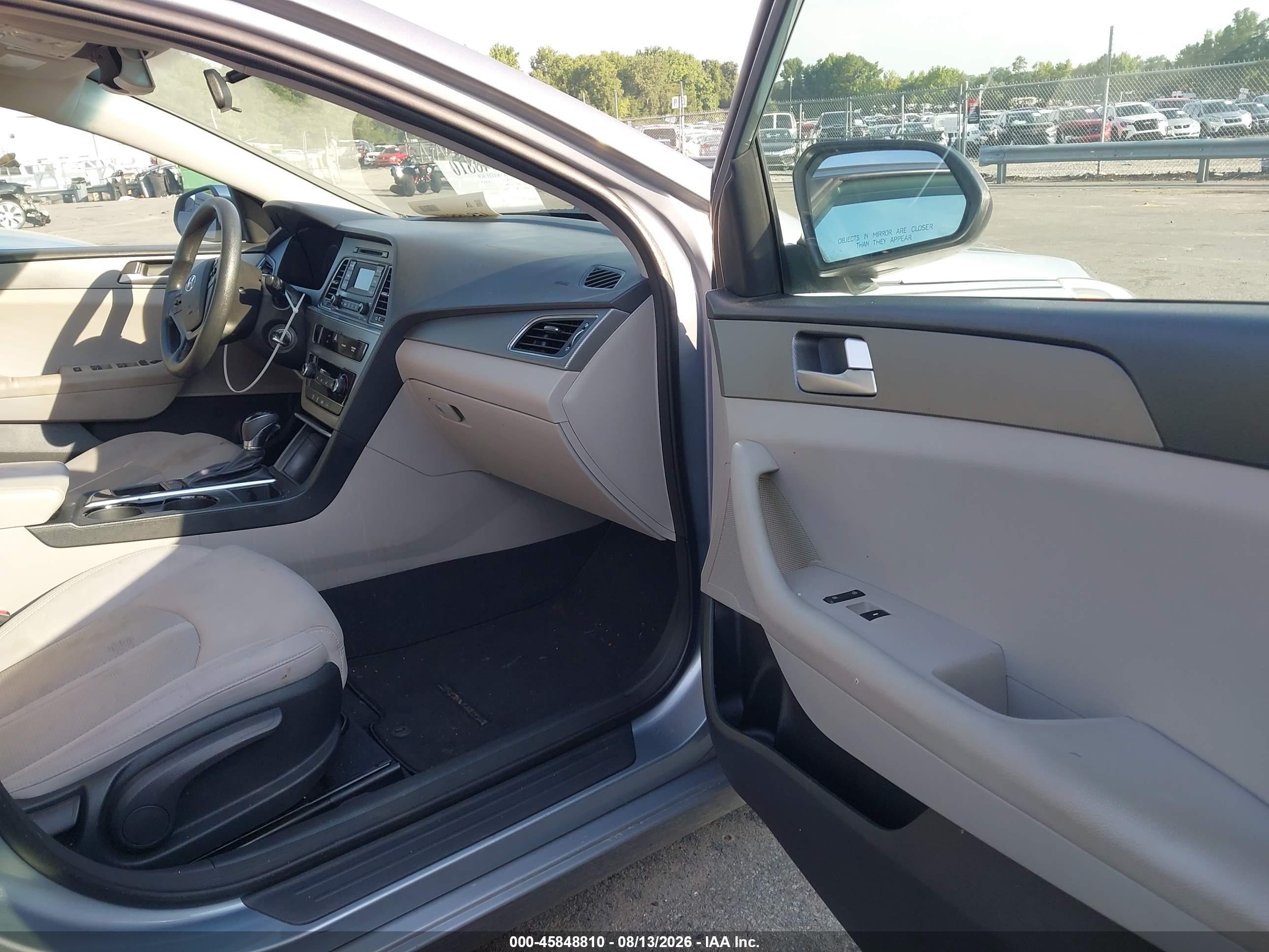 2015 Hyundai Sonata Se Серебряный vin: 5NPE24AF4FH002288