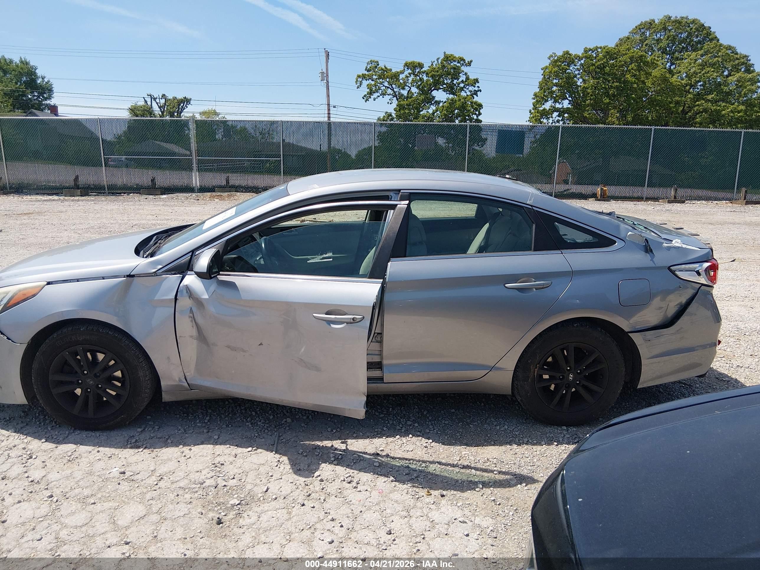 2015 Hyundai Sonata Se Silver vin: 5NPE24AF4FH073877