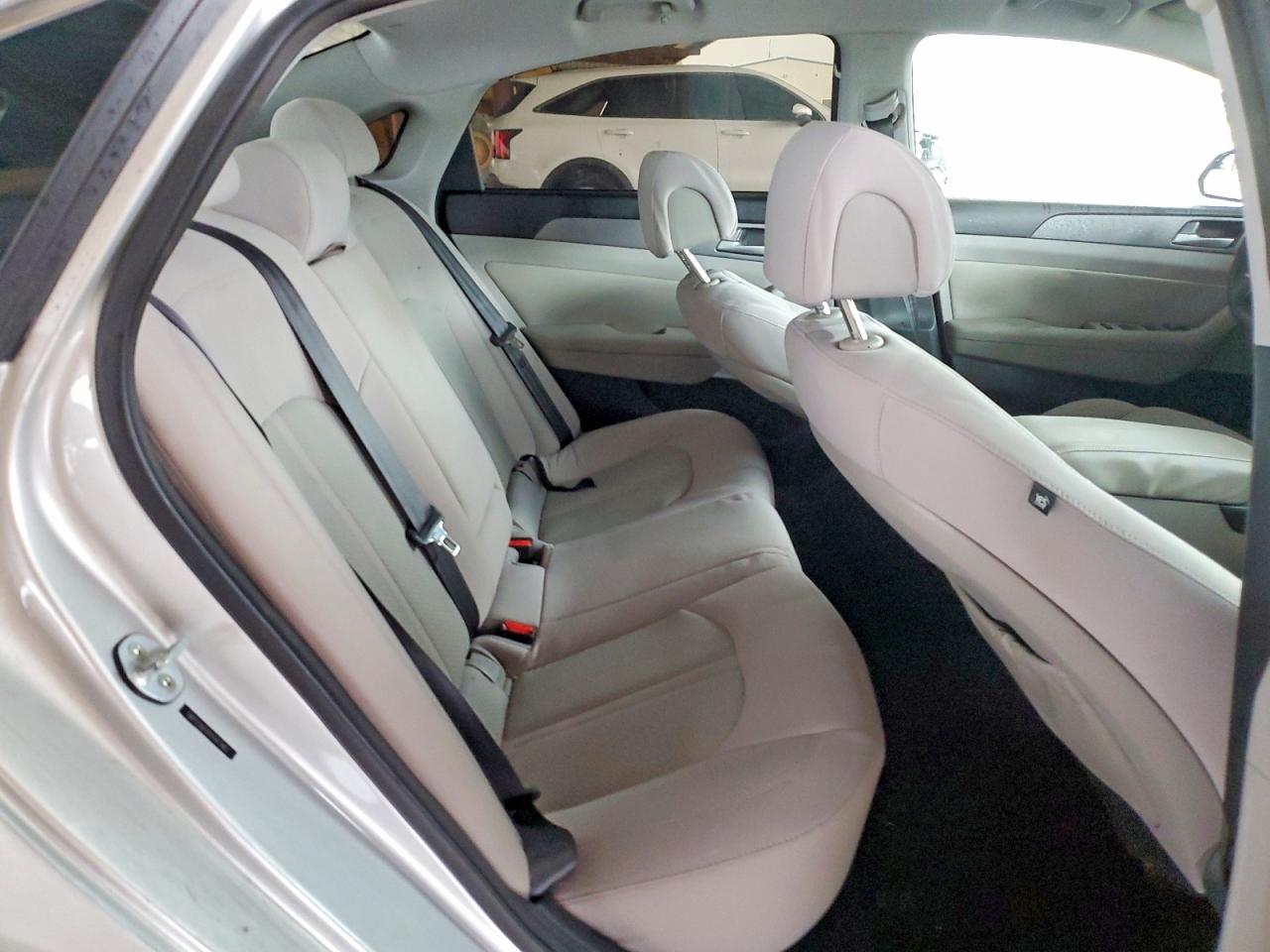 2015 Hyundai Sonata Se Серебряный vin: 5NPE24AF4FH167760