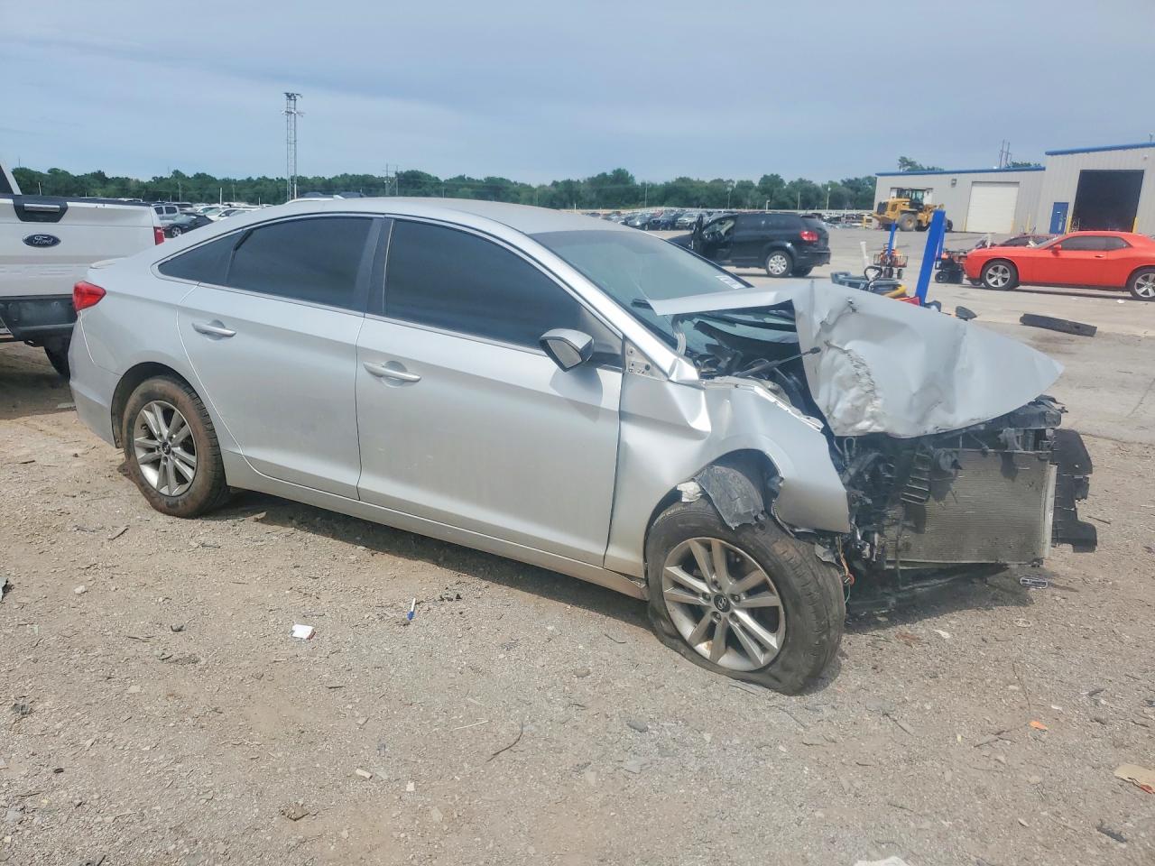 2015 Hyundai Sonata Se Серебряный vin: 5NPE24AF4FH190018