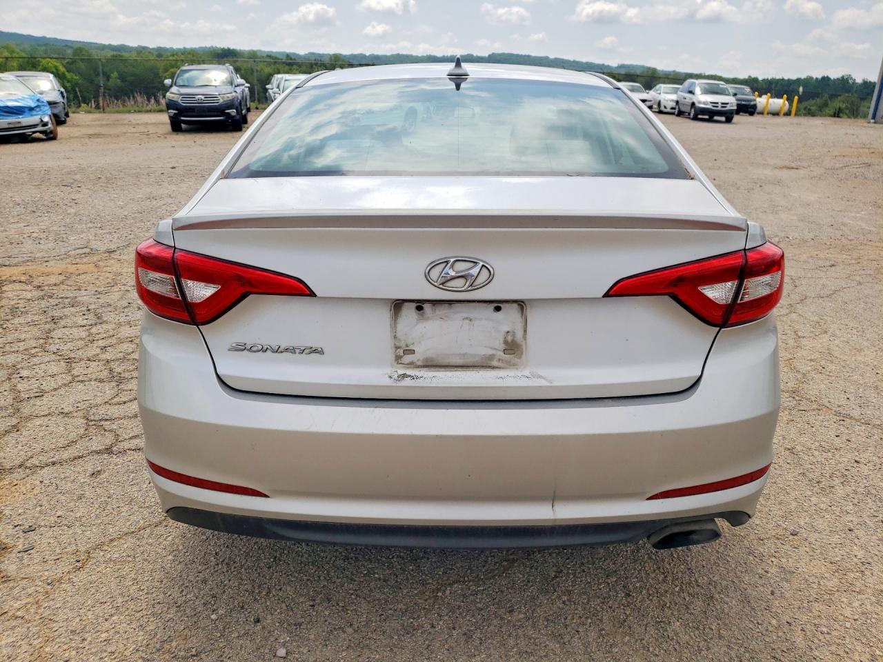 2015 Hyundai Sonata Silver vin: 5NPE24AF4FH204371