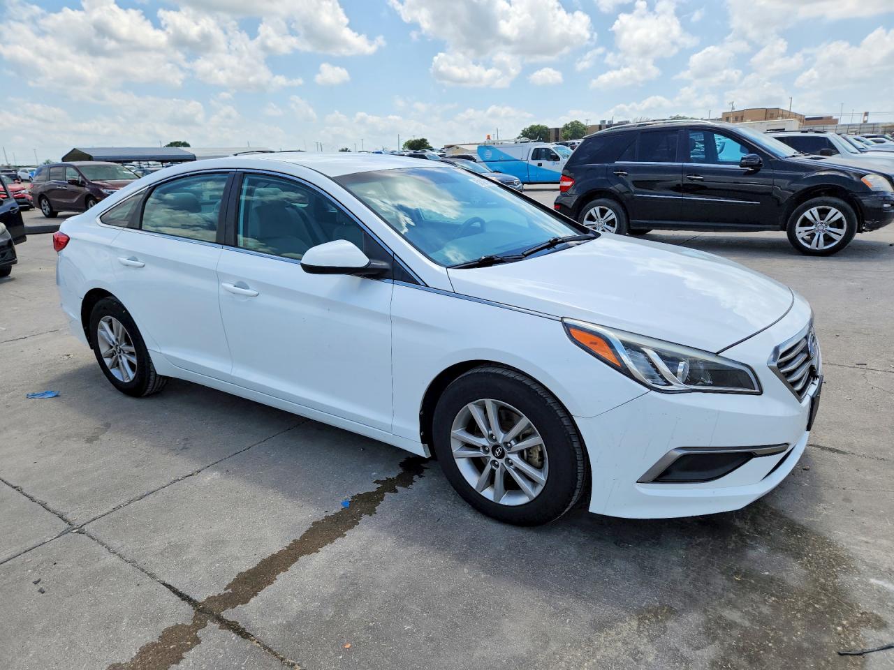 2016 Hyundai Sonata Se White vin: 5NPE24AF4GH367636
