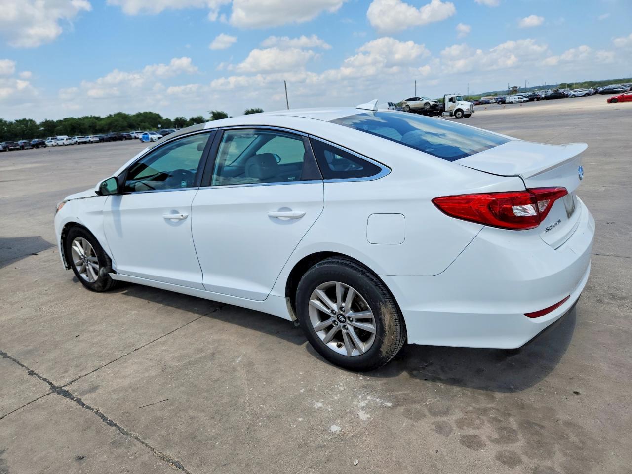 2016 Hyundai Sonata Se White vin: 5NPE24AF4GH367636