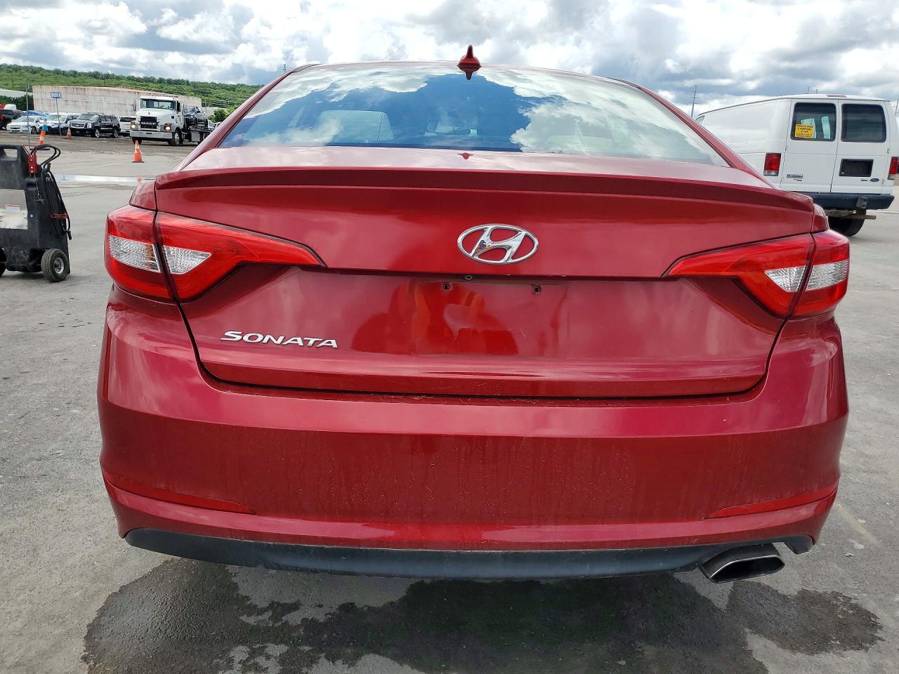 2017 Hyundai Sonata Se Burgundy vin: 5NPE24AF4HH473604
