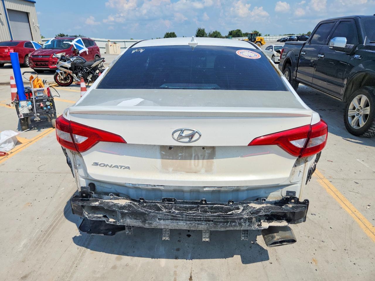 2015 Hyundai Sonata Se White vin: 5NPE24AF5FH185247