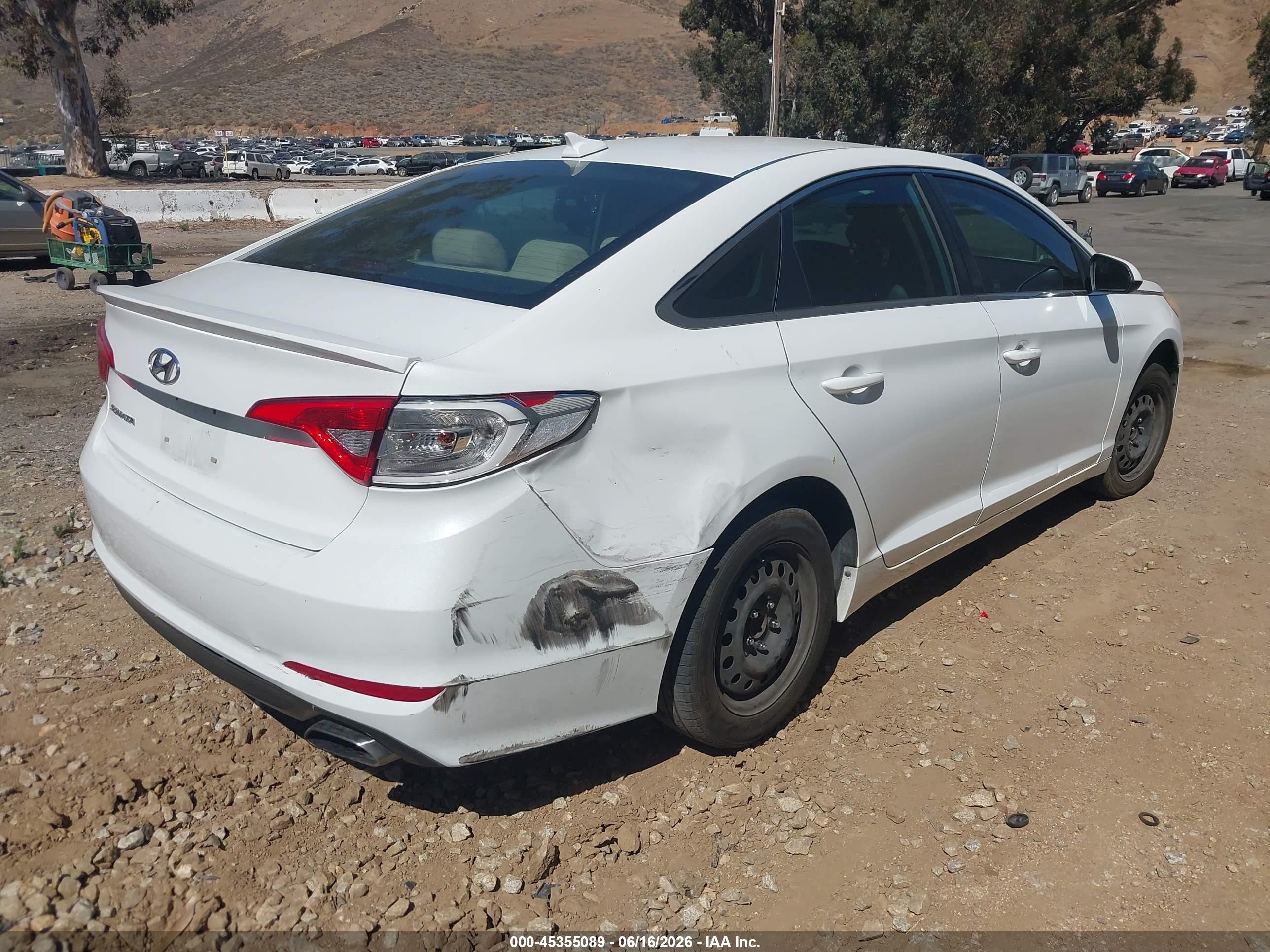 2015 Hyundai Sonata Se Белый vin: 5NPE24AF5FH197284