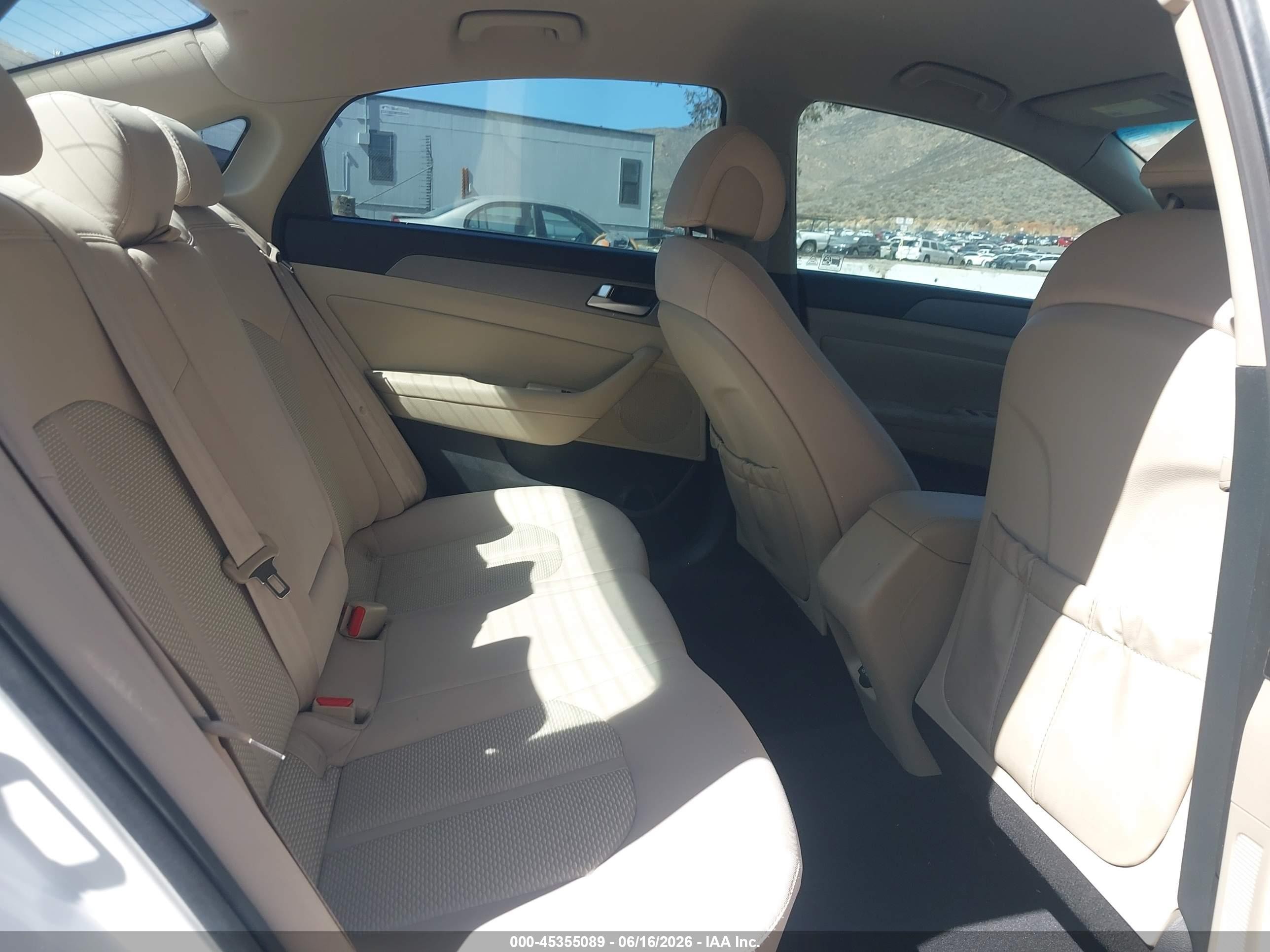 2015 Hyundai Sonata Se Белый vin: 5NPE24AF5FH197284