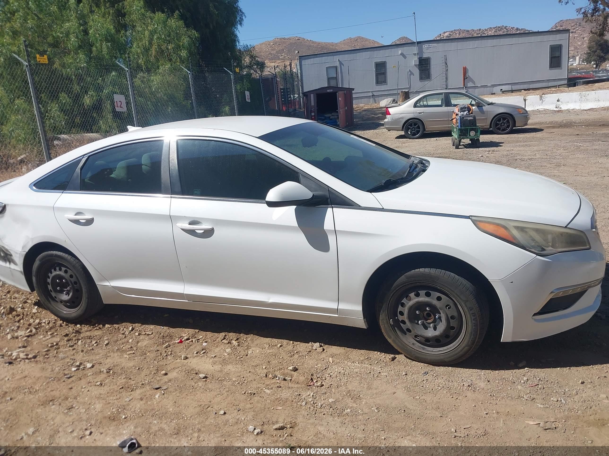 2015 Hyundai Sonata Se Белый vin: 5NPE24AF5FH197284