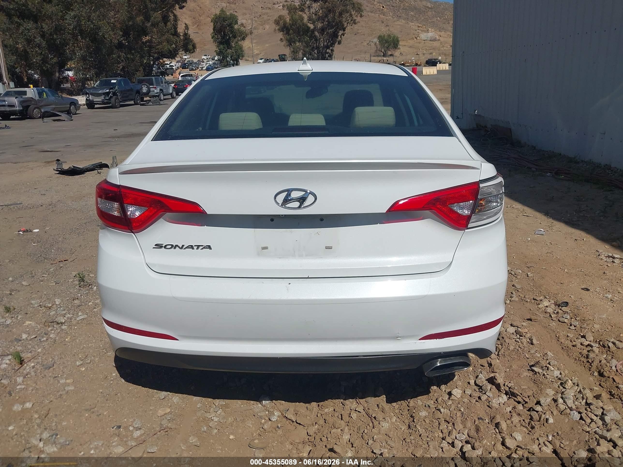 2015 Hyundai Sonata Se Белый vin: 5NPE24AF5FH197284