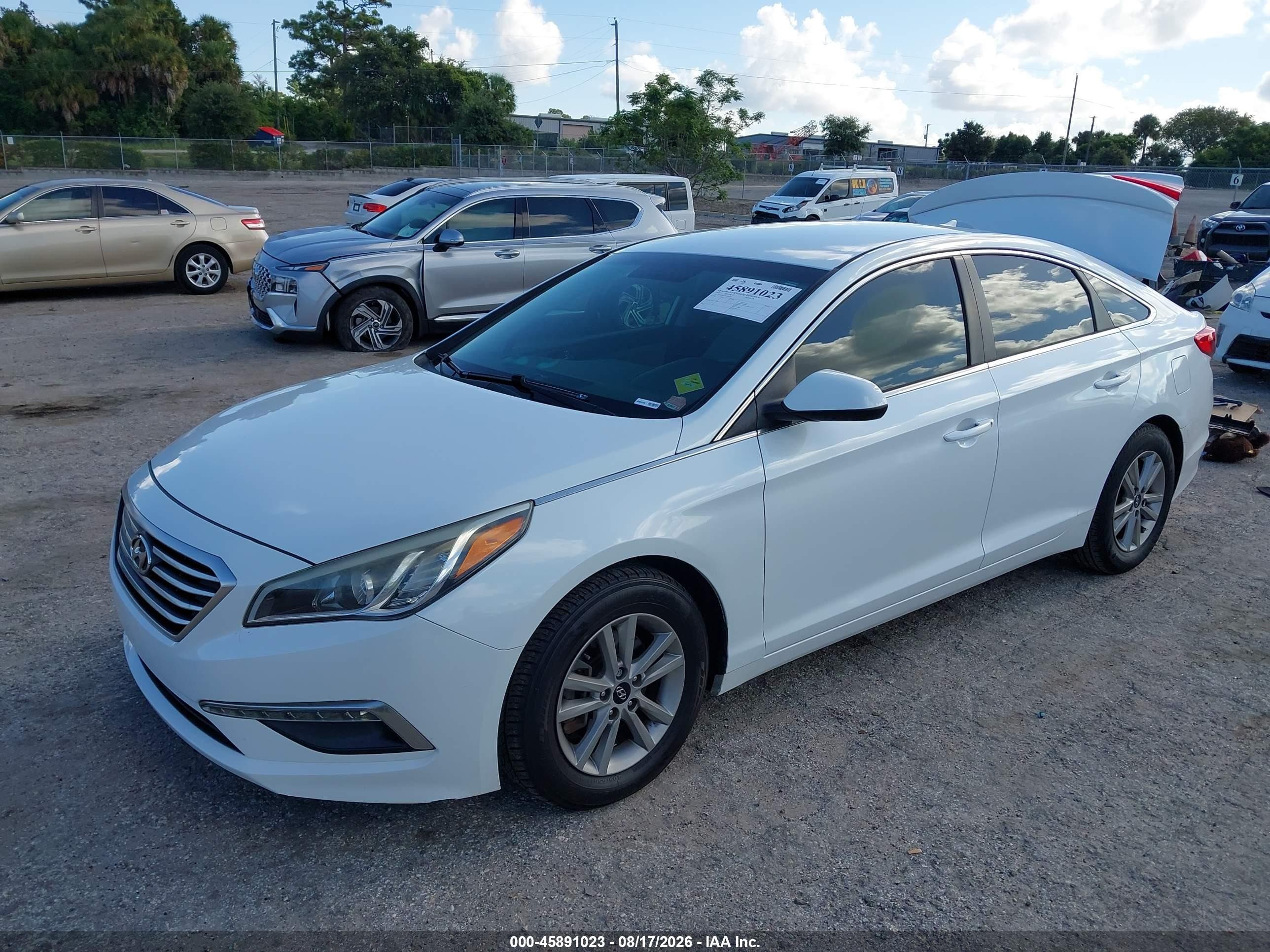 2015 Hyundai Sonata Se White vin: 5NPE24AF5FH203410