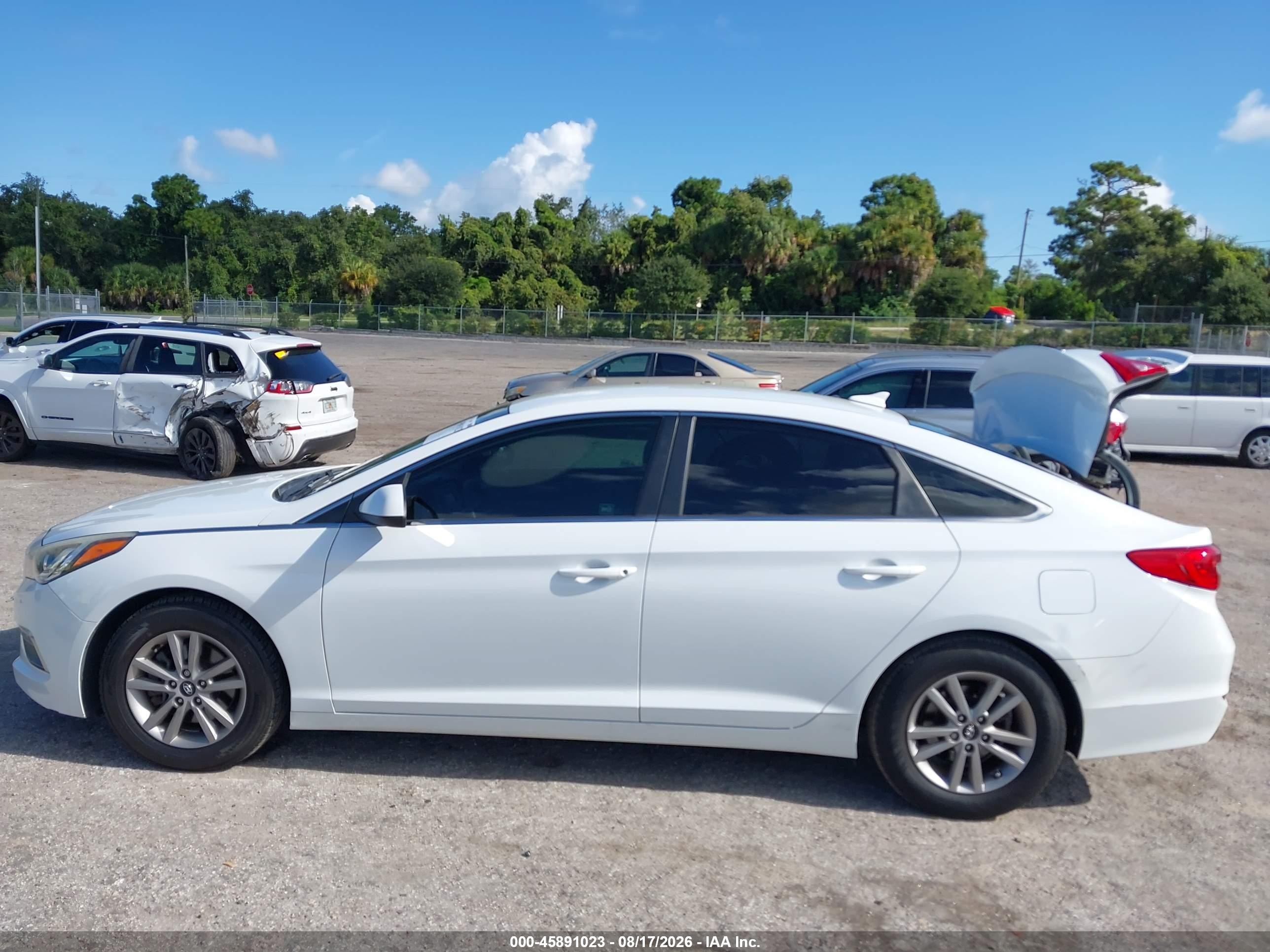 2015 Hyundai Sonata Se White vin: 5NPE24AF5FH203410