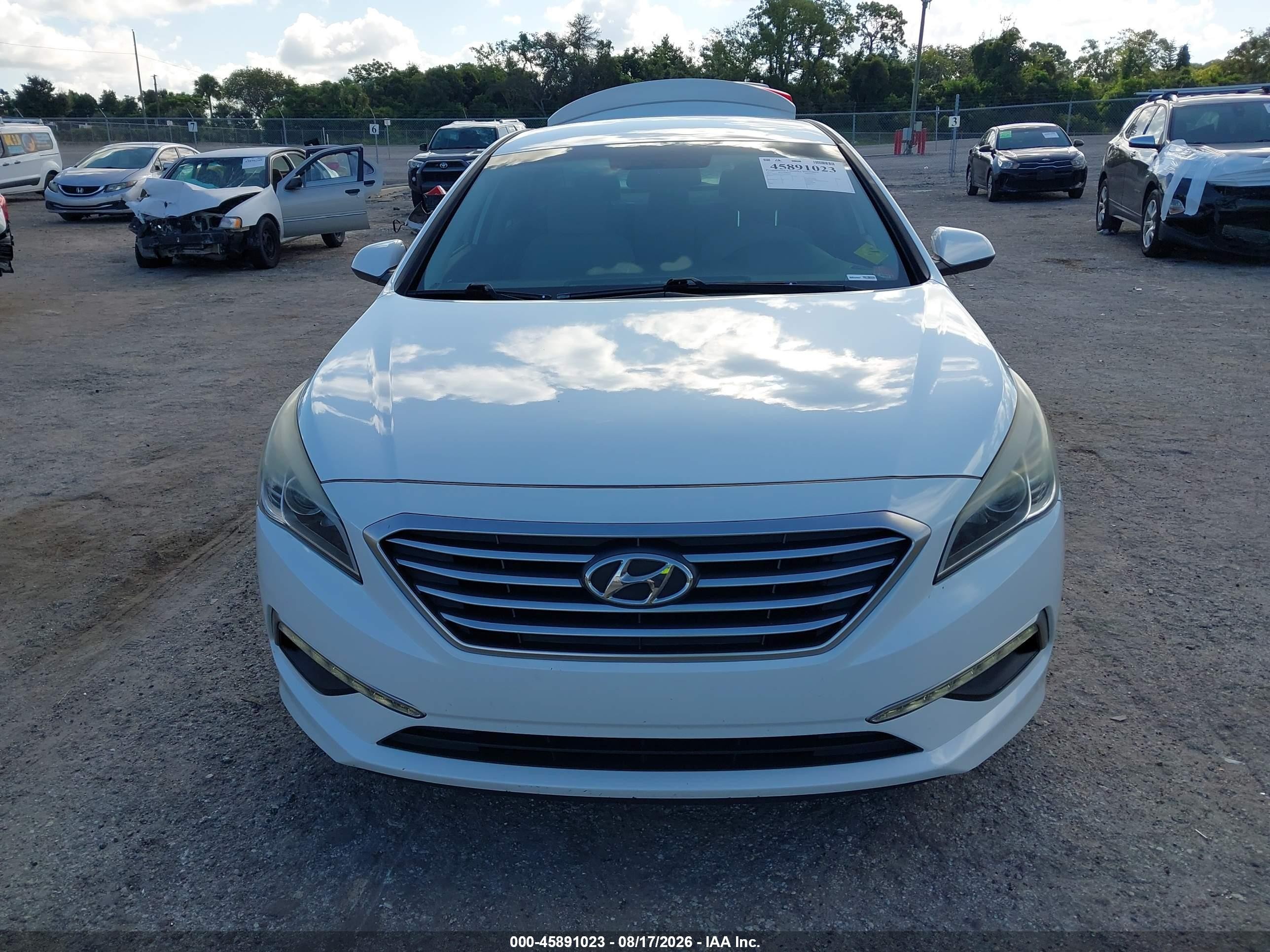 2015 Hyundai Sonata Se White vin: 5NPE24AF5FH203410
