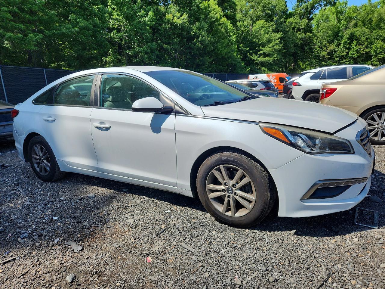 2015 Hyundai Sonata Se Белый vin: 5NPE24AF5FH246984