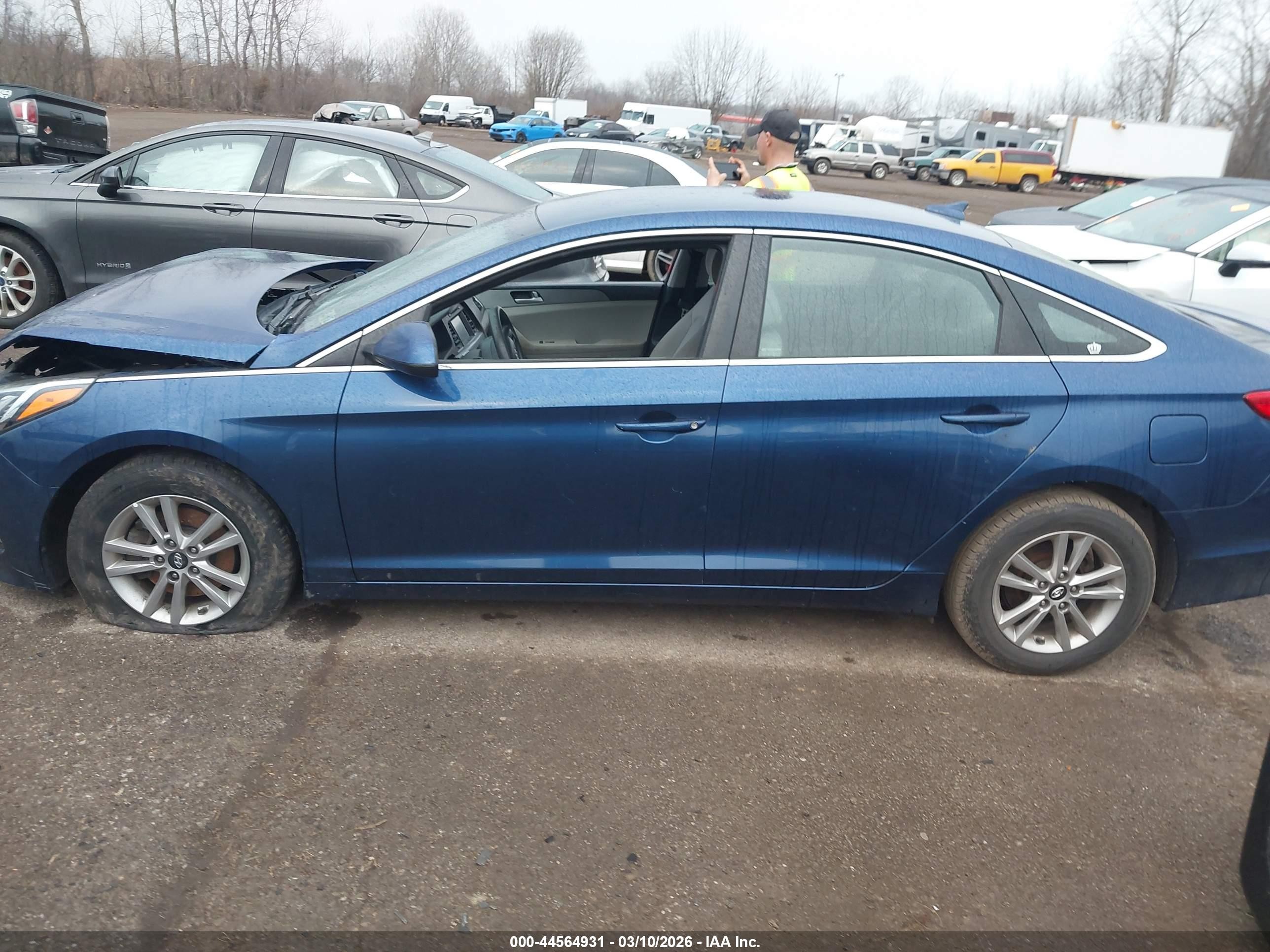 2016 Hyundai Sonata Se Синий vin: 5NPE24AF5GH361358