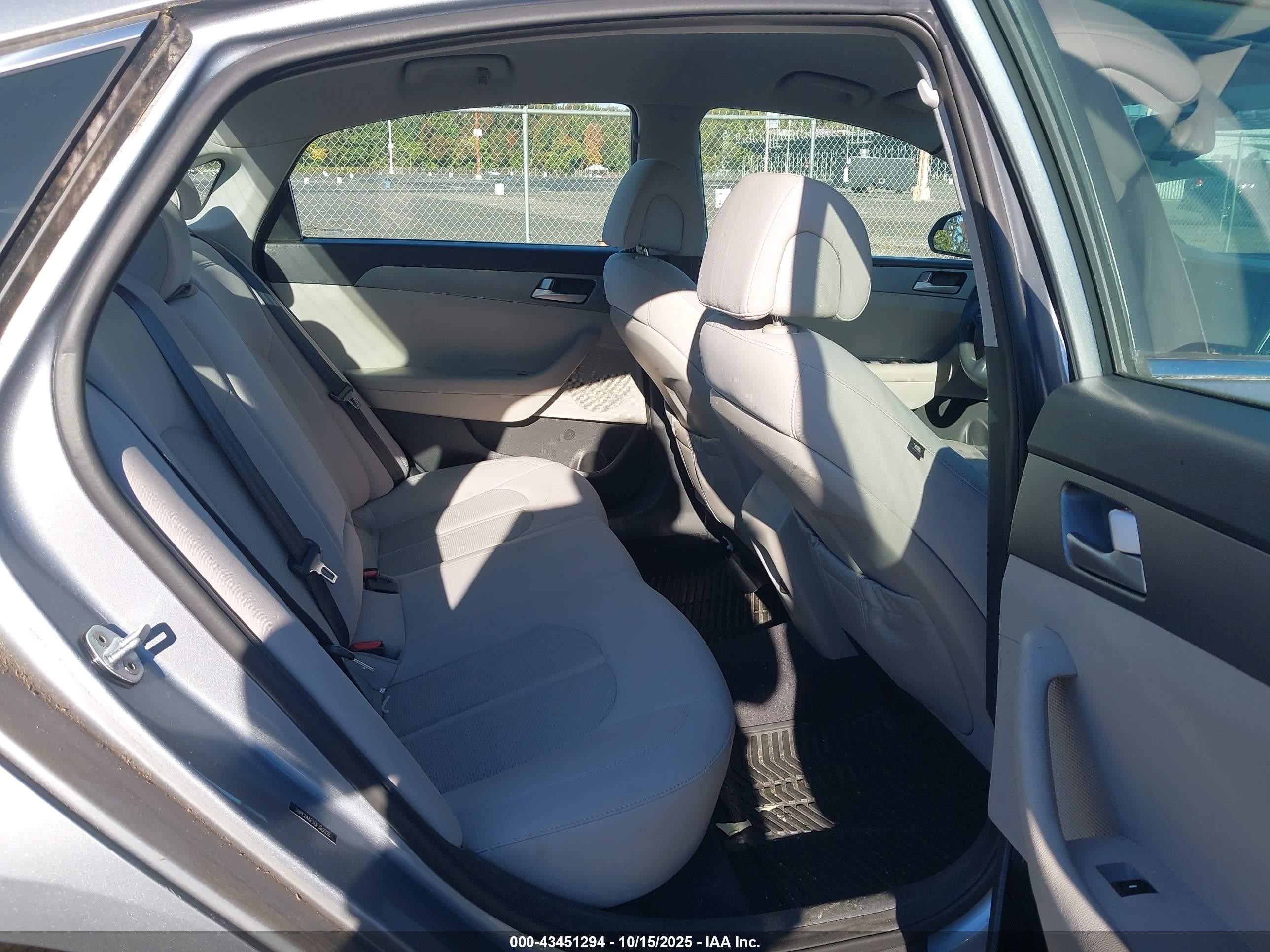2016 Hyundai Sonata Se Gray vin: 5NPE24AF5GH369928