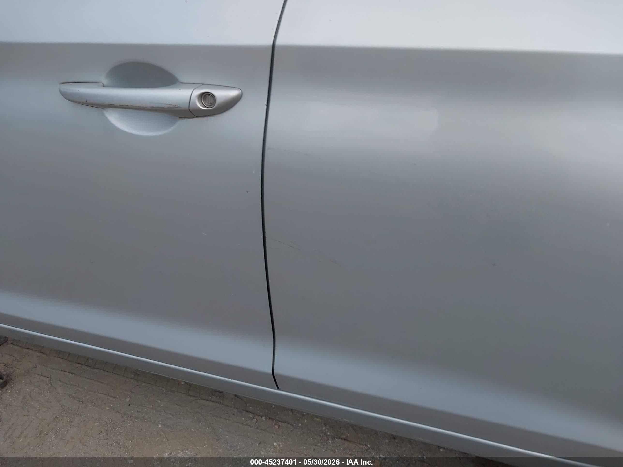 2017 Hyundai Sonata   Silver vin: 5NPE24AF5HH529131