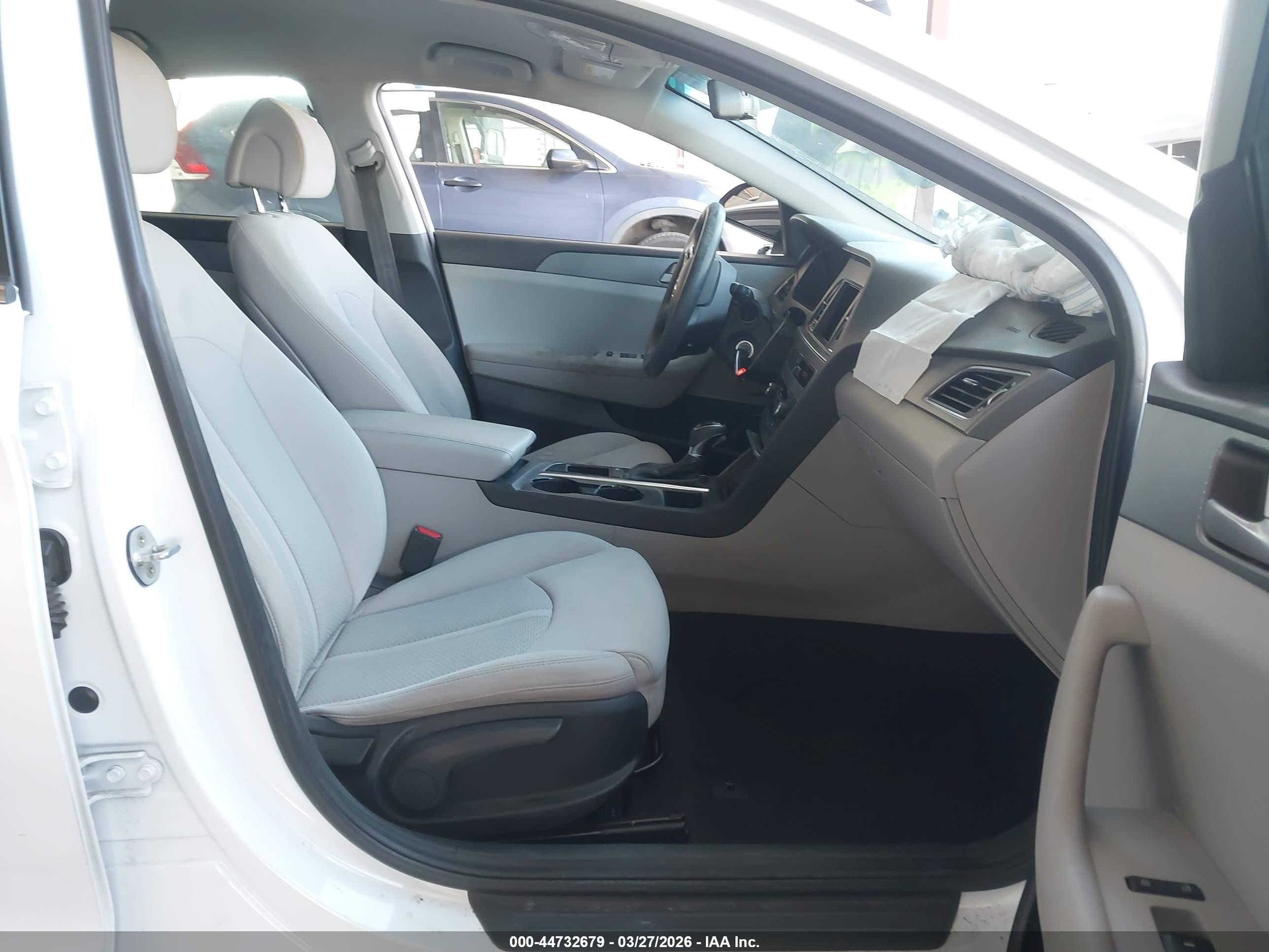 2017 Hyundai Sonata   Белый vin: 5NPE24AF5HH534099