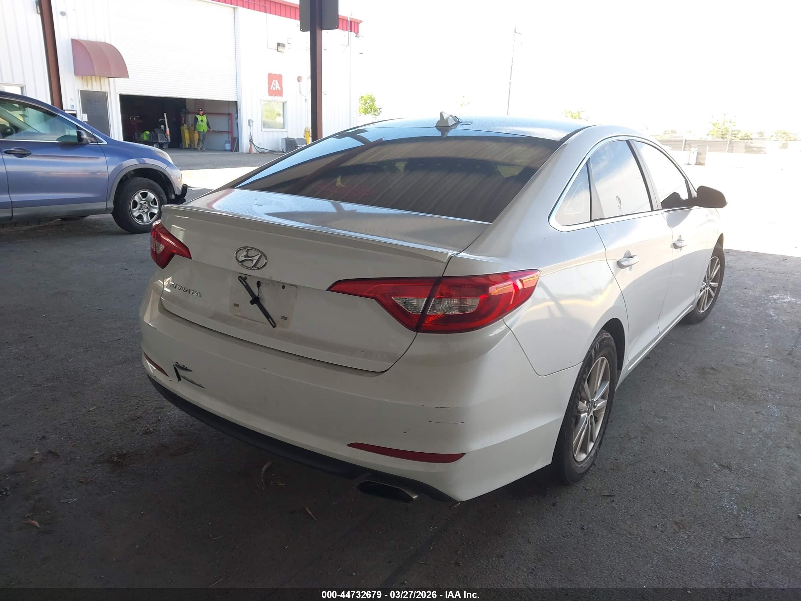 2017 Hyundai Sonata   Белый vin: 5NPE24AF5HH534099