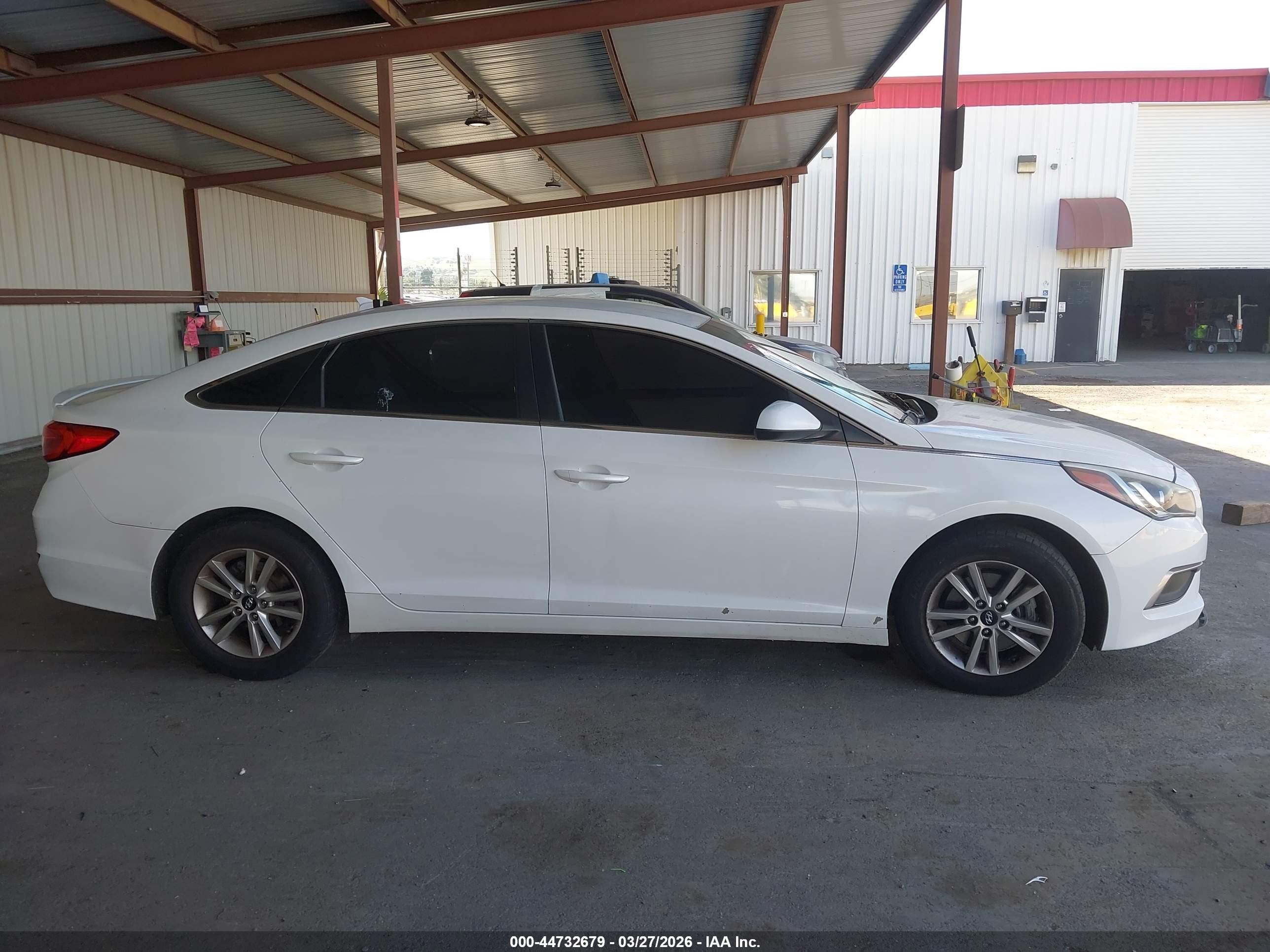 2017 Hyundai Sonata   Белый vin: 5NPE24AF5HH534099