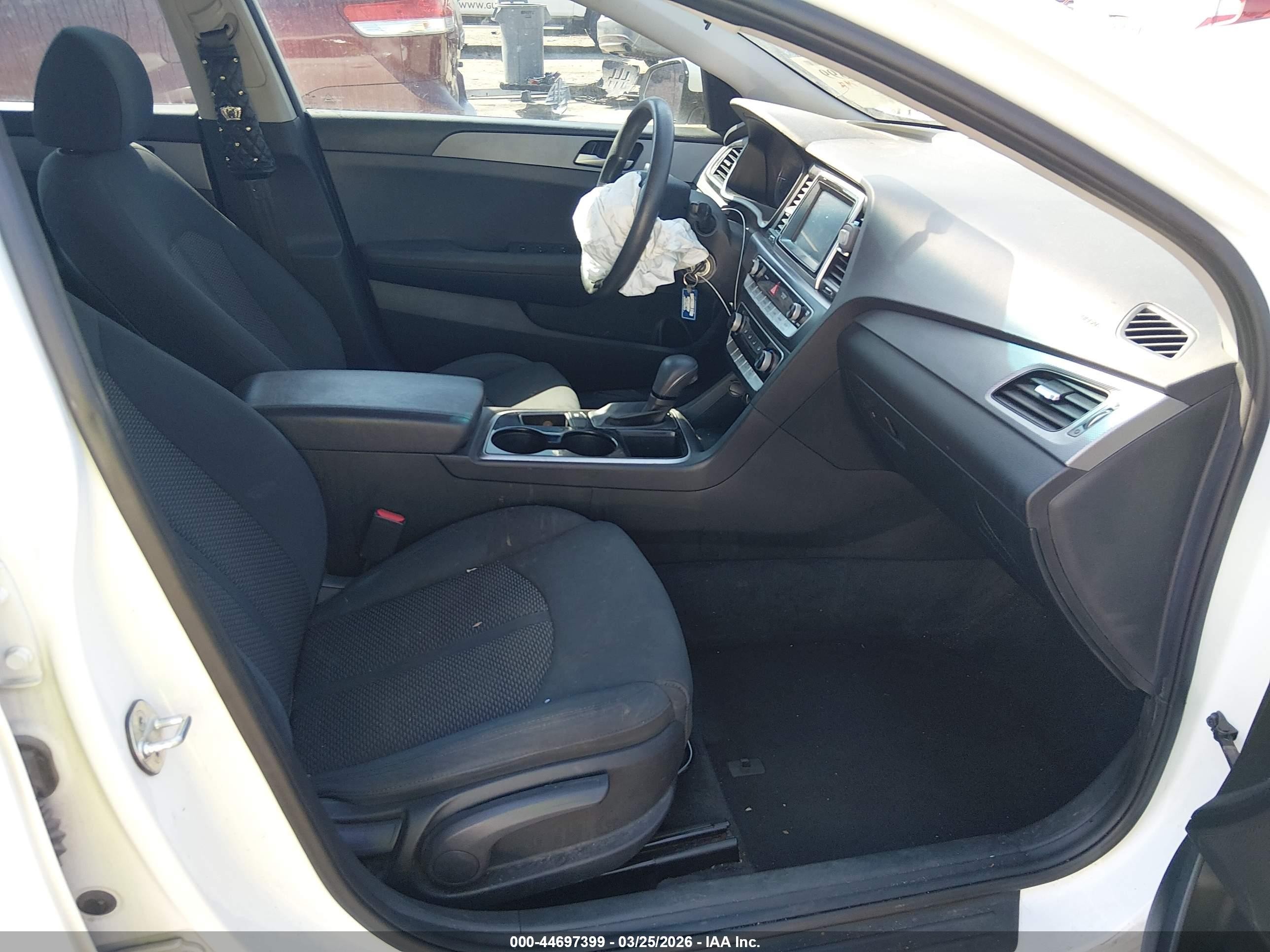 2018 Hyundai Sonata Se White vin: 5NPE24AF5JH702037