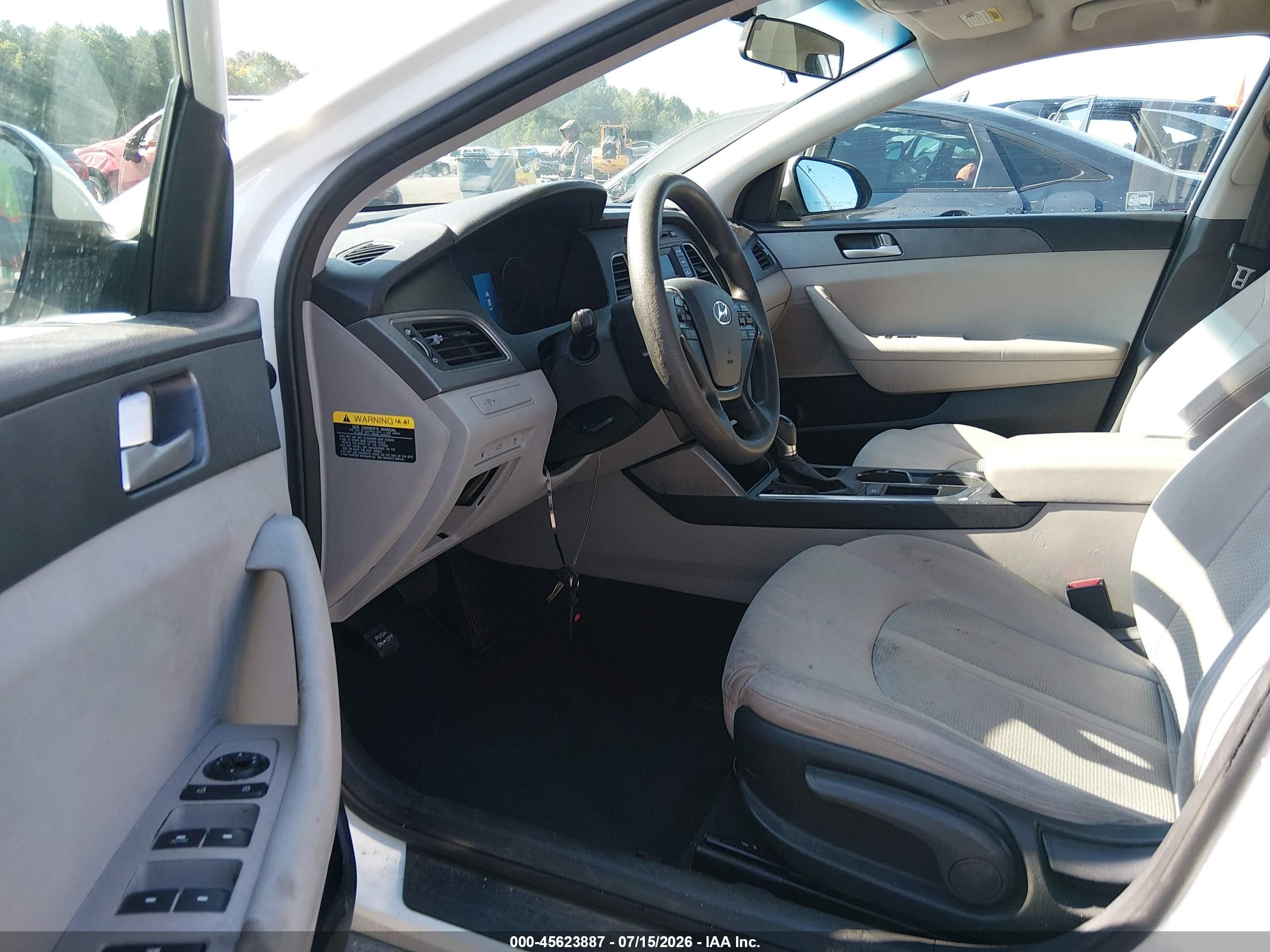 2015 Hyundai Sonata Se Белый vin: 5NPE24AF6FH000896