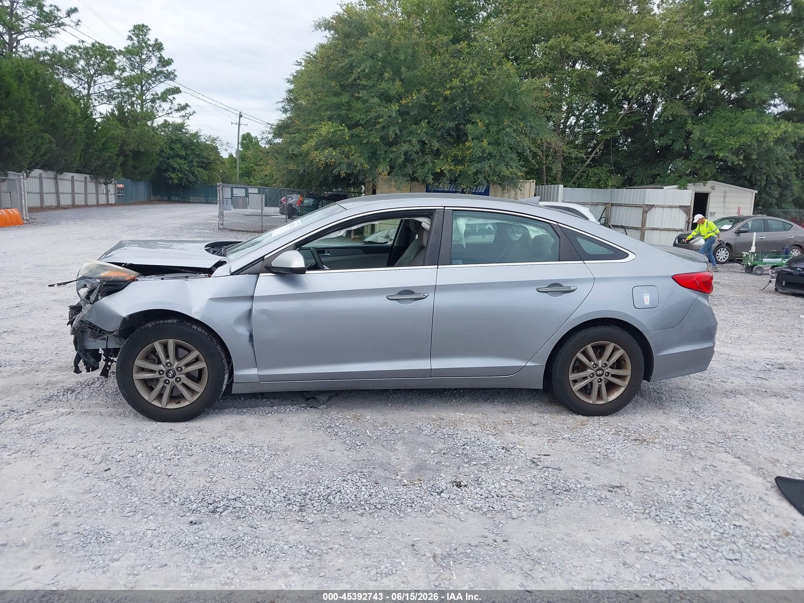 2015 Hyundai Sonata Se Серебряный vin: 5NPE24AF6FH022199