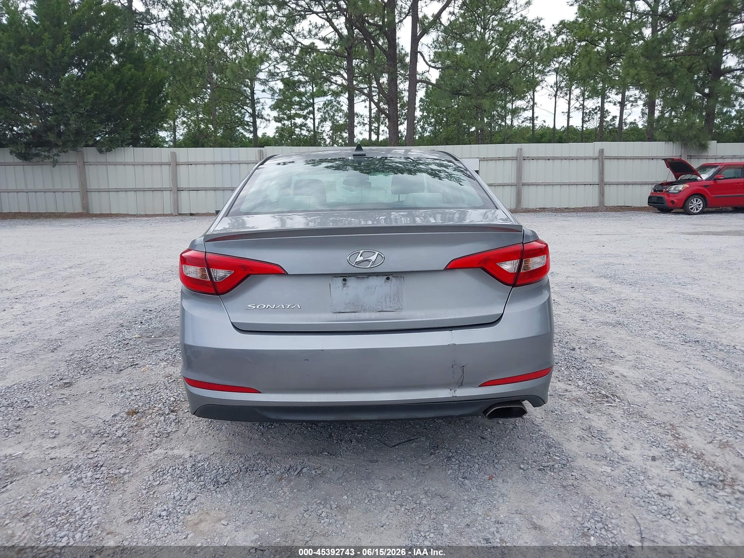 2015 Hyundai Sonata Se Серебряный vin: 5NPE24AF6FH022199