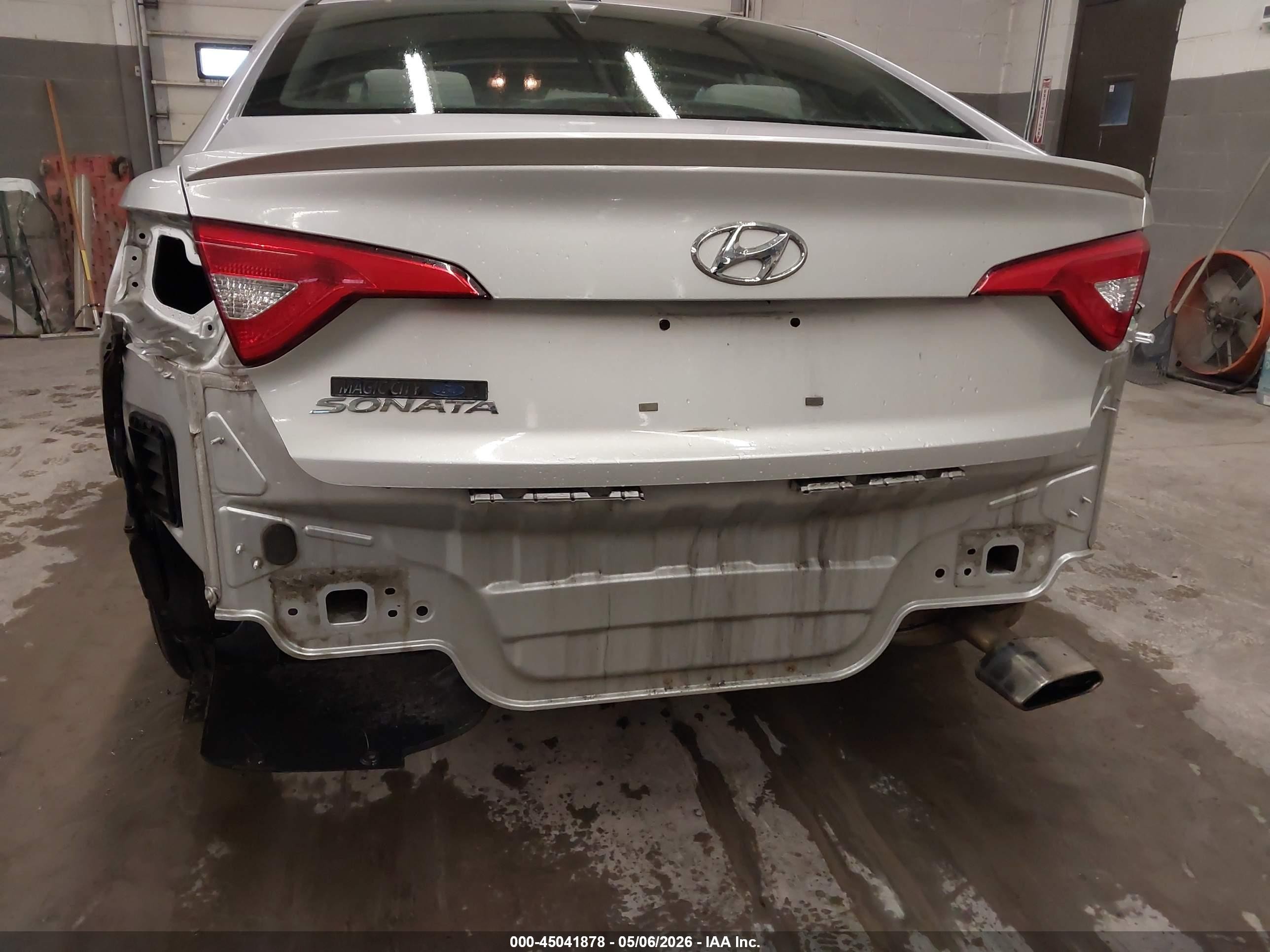 2015 Hyundai Sonata Se Серебряный vin: 5NPE24AF6FH110542