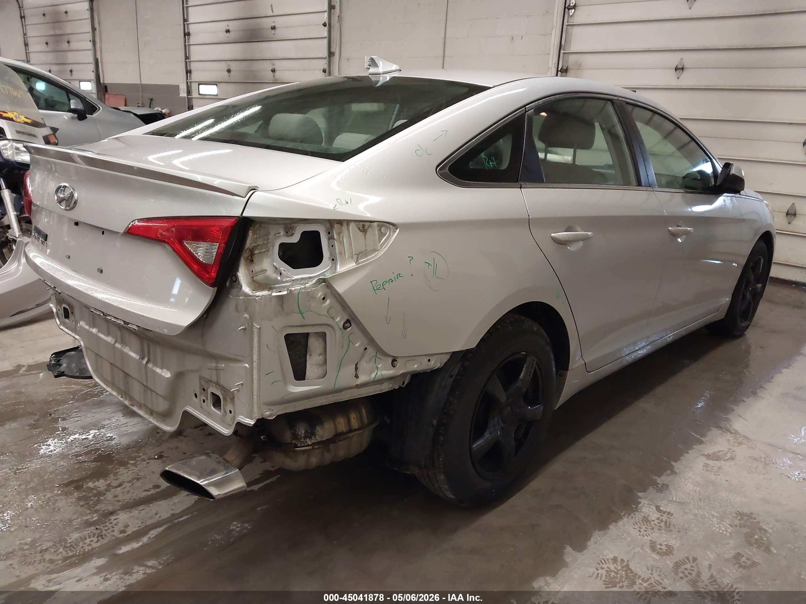 2015 Hyundai Sonata Se Серебряный vin: 5NPE24AF6FH110542