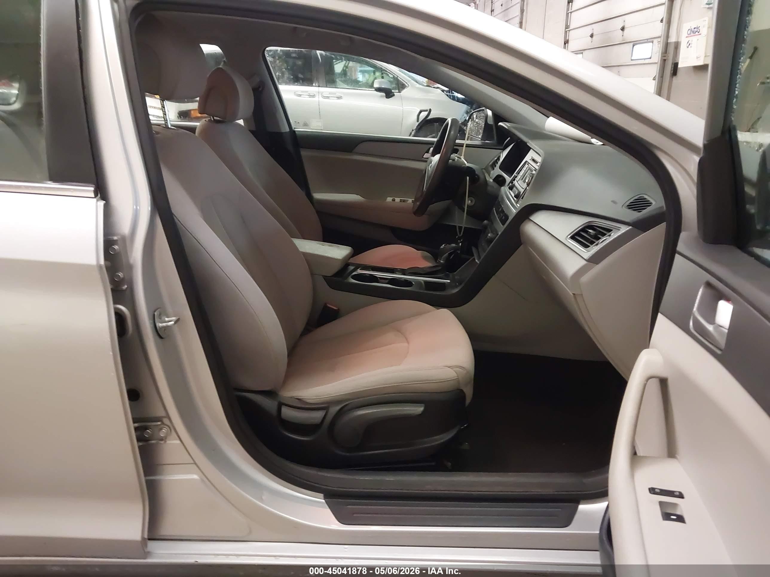 2015 Hyundai Sonata Se Серебряный vin: 5NPE24AF6FH110542