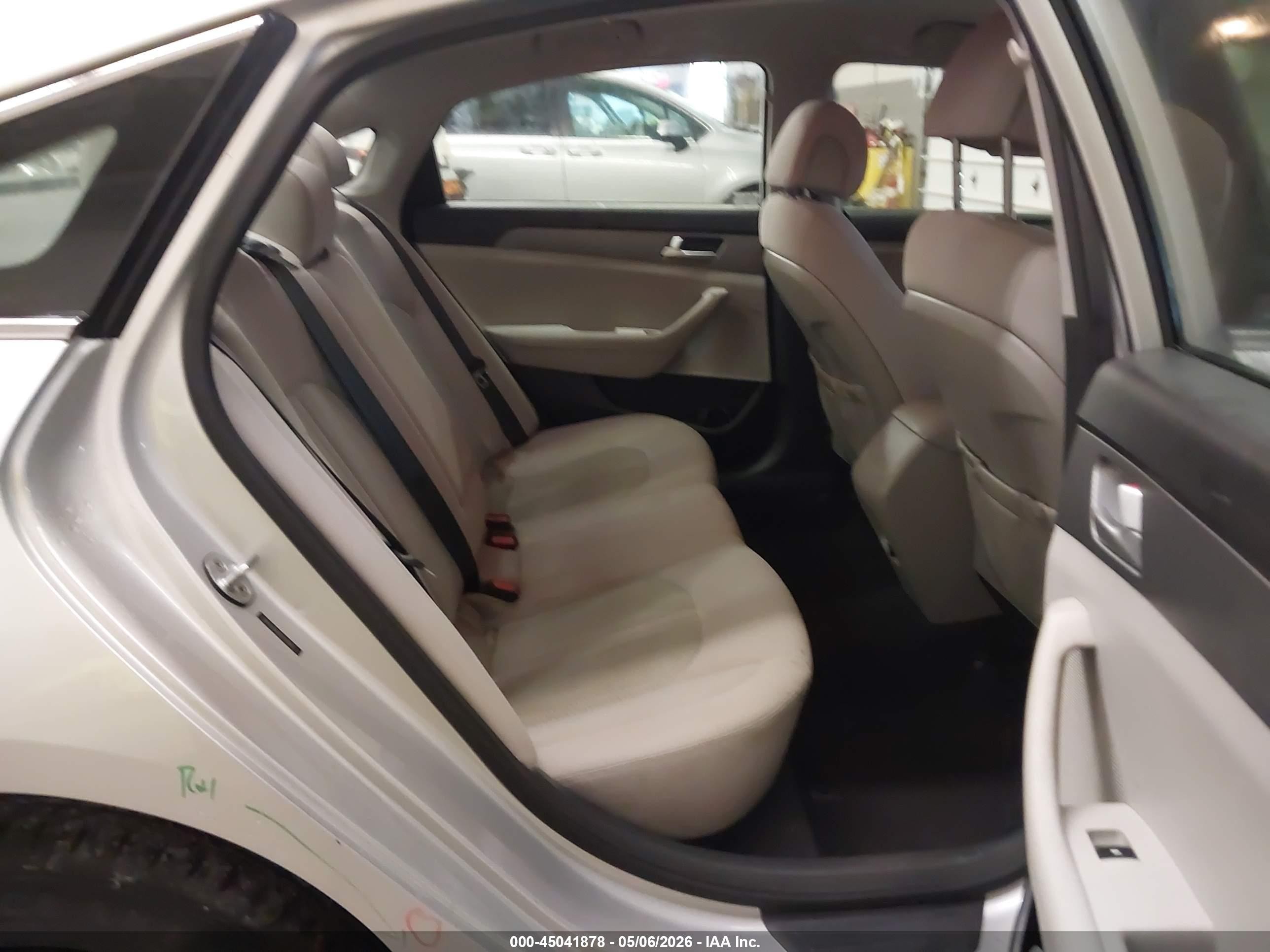2015 Hyundai Sonata Se Серебряный vin: 5NPE24AF6FH110542