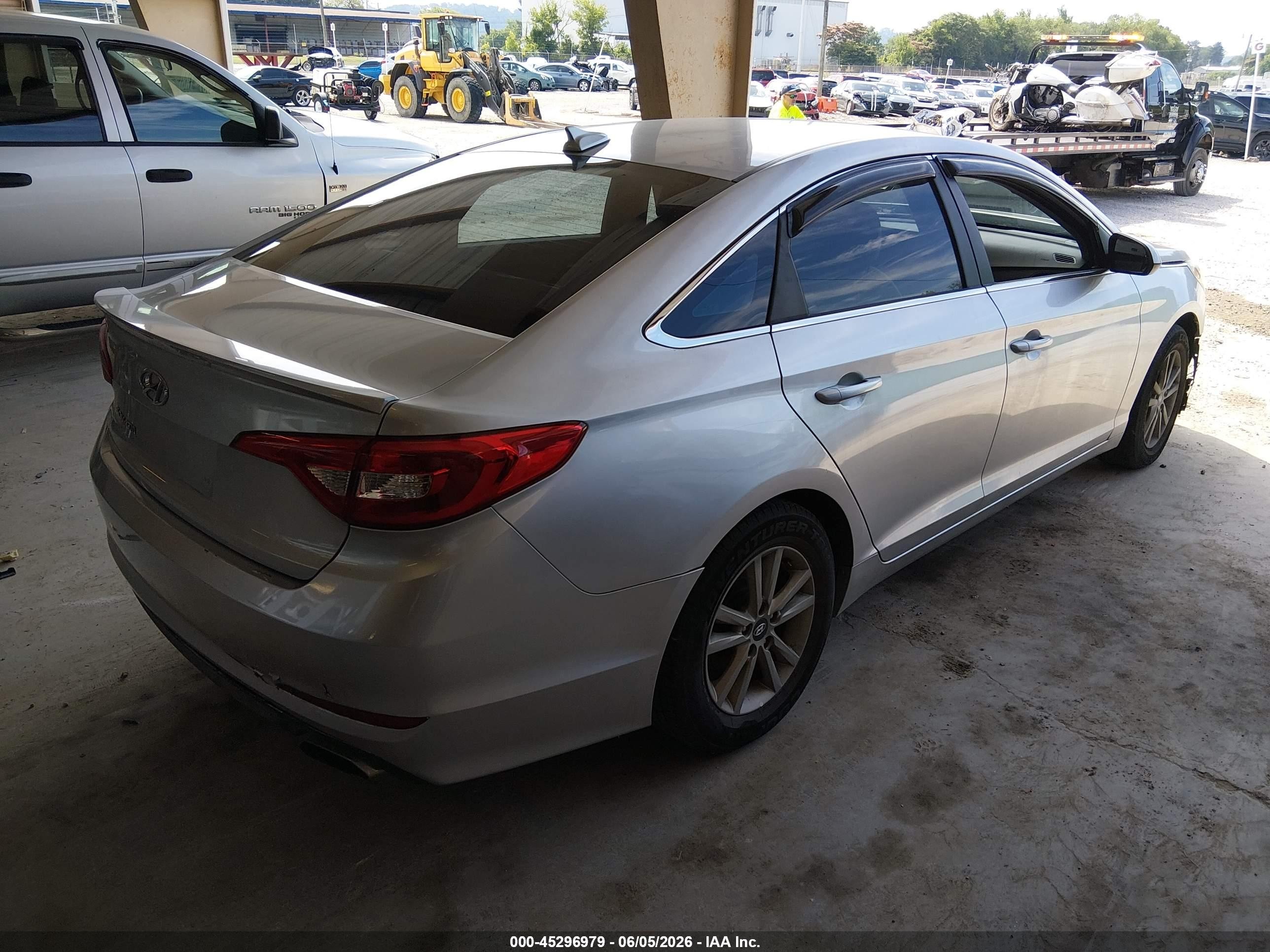 2017 Hyundai Sonata Silver vin: 5NPE24AF6HH441852