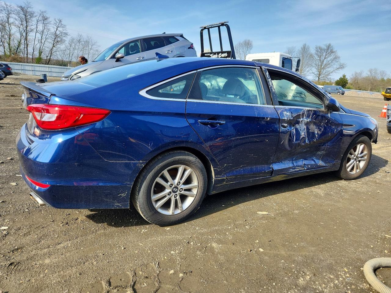 2017 Hyundai Sonata Base Blue vin: 5NPE24AF6HH595297
