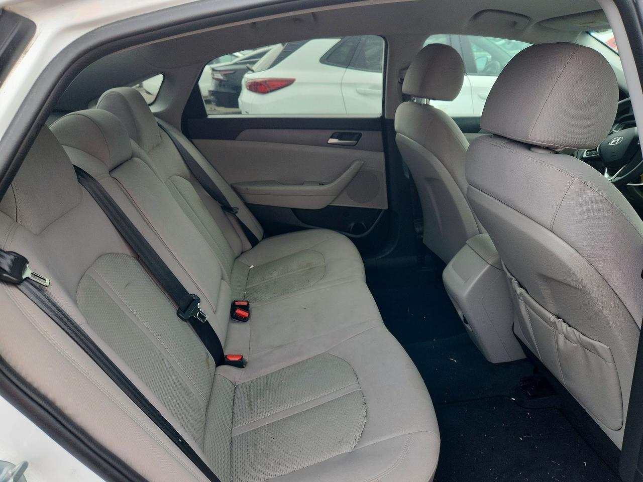 2018 Hyundai Sonata Se White vin: 5NPE24AF6JH617739