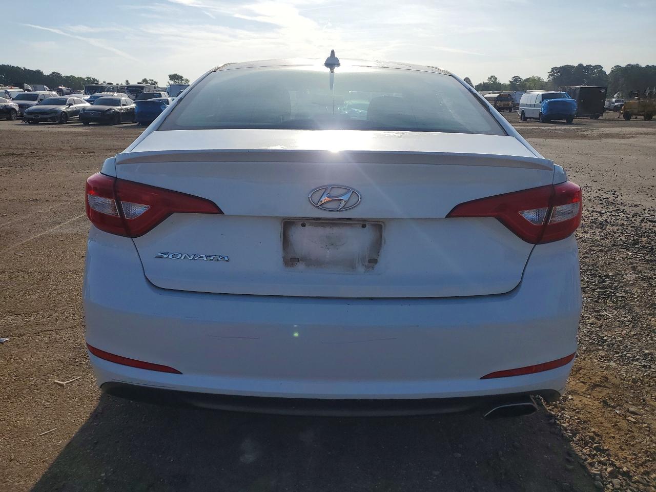 2015 Hyundai Sonata Se White vin: 5NPE24AF7FH004150