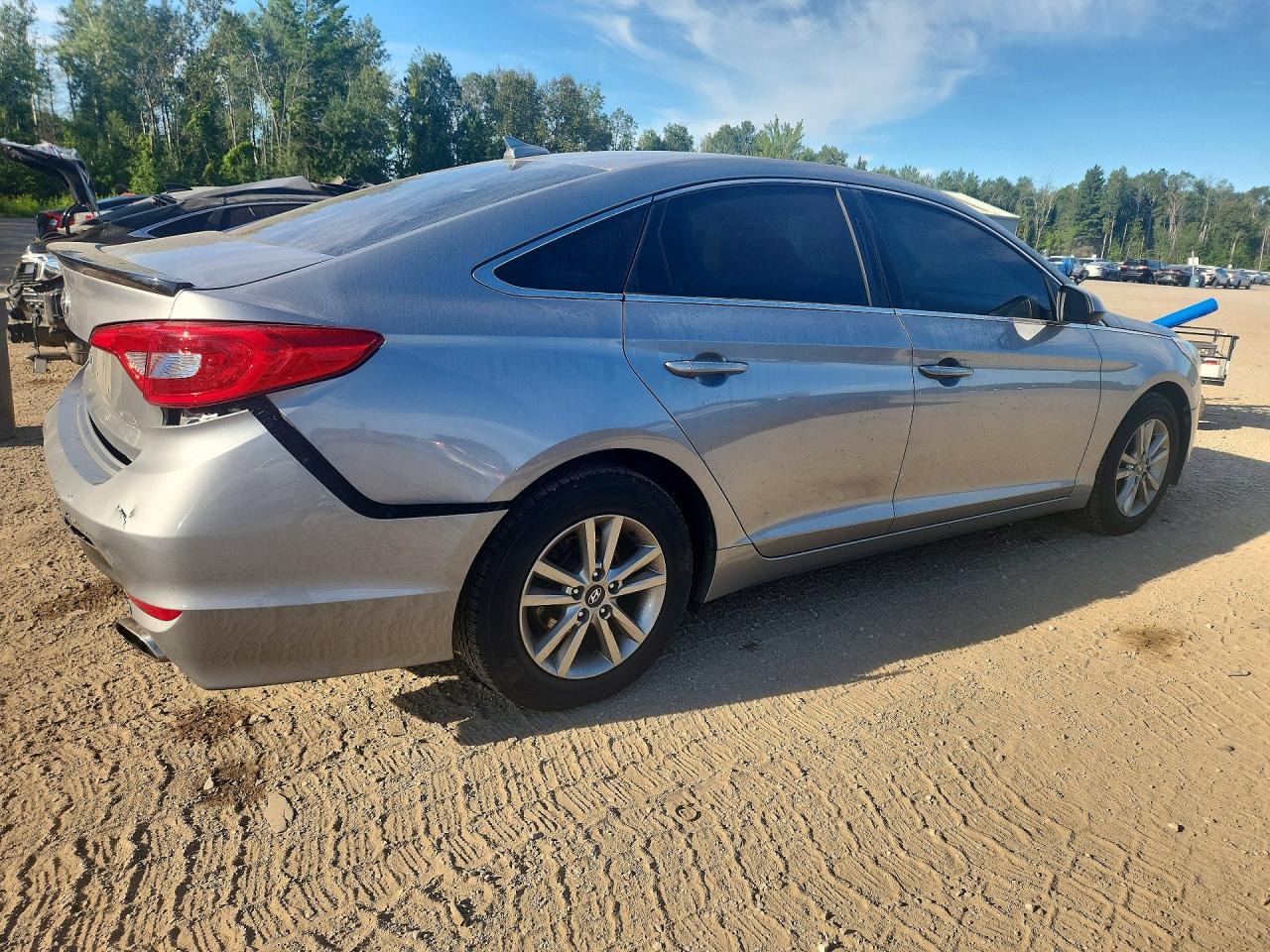 2015 Hyundai Sonata Se Серебряный vin: 5NPE24AF7FH005895