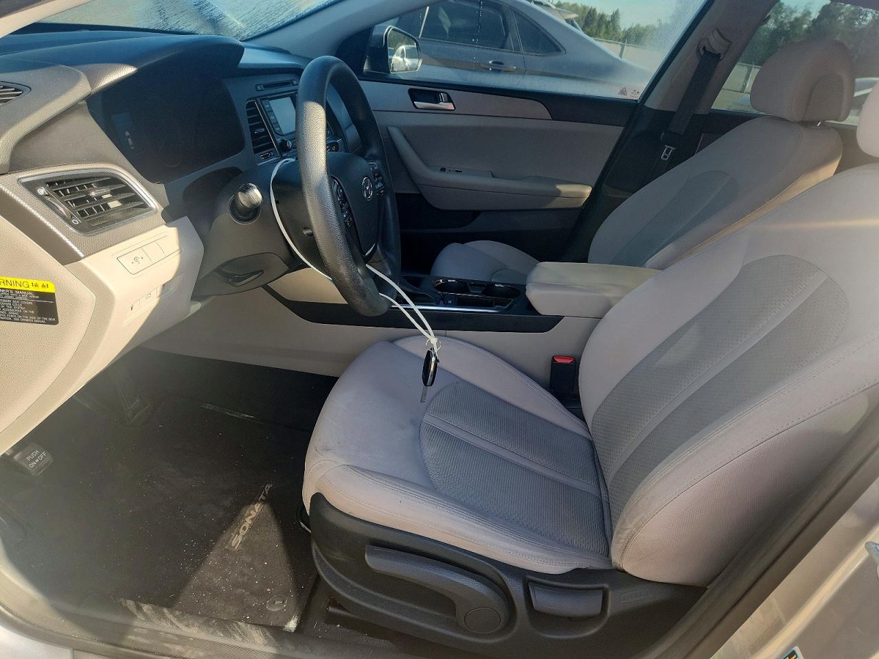 2015 Hyundai Sonata Se Серебряный vin: 5NPE24AF7FH005895