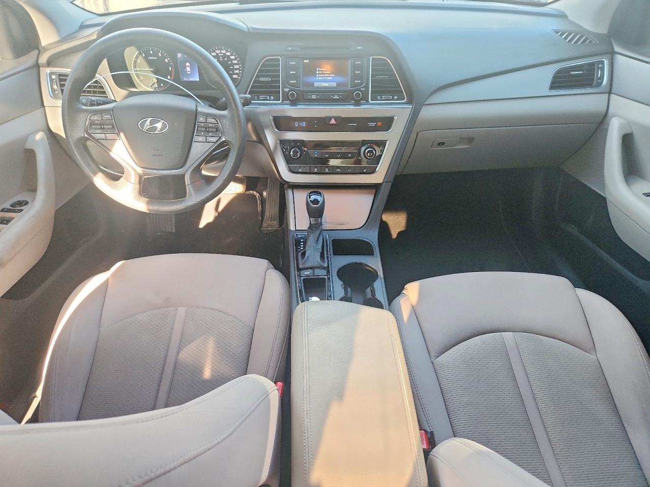 2015 Hyundai Sonata Se Серебряный vin: 5NPE24AF7FH005895