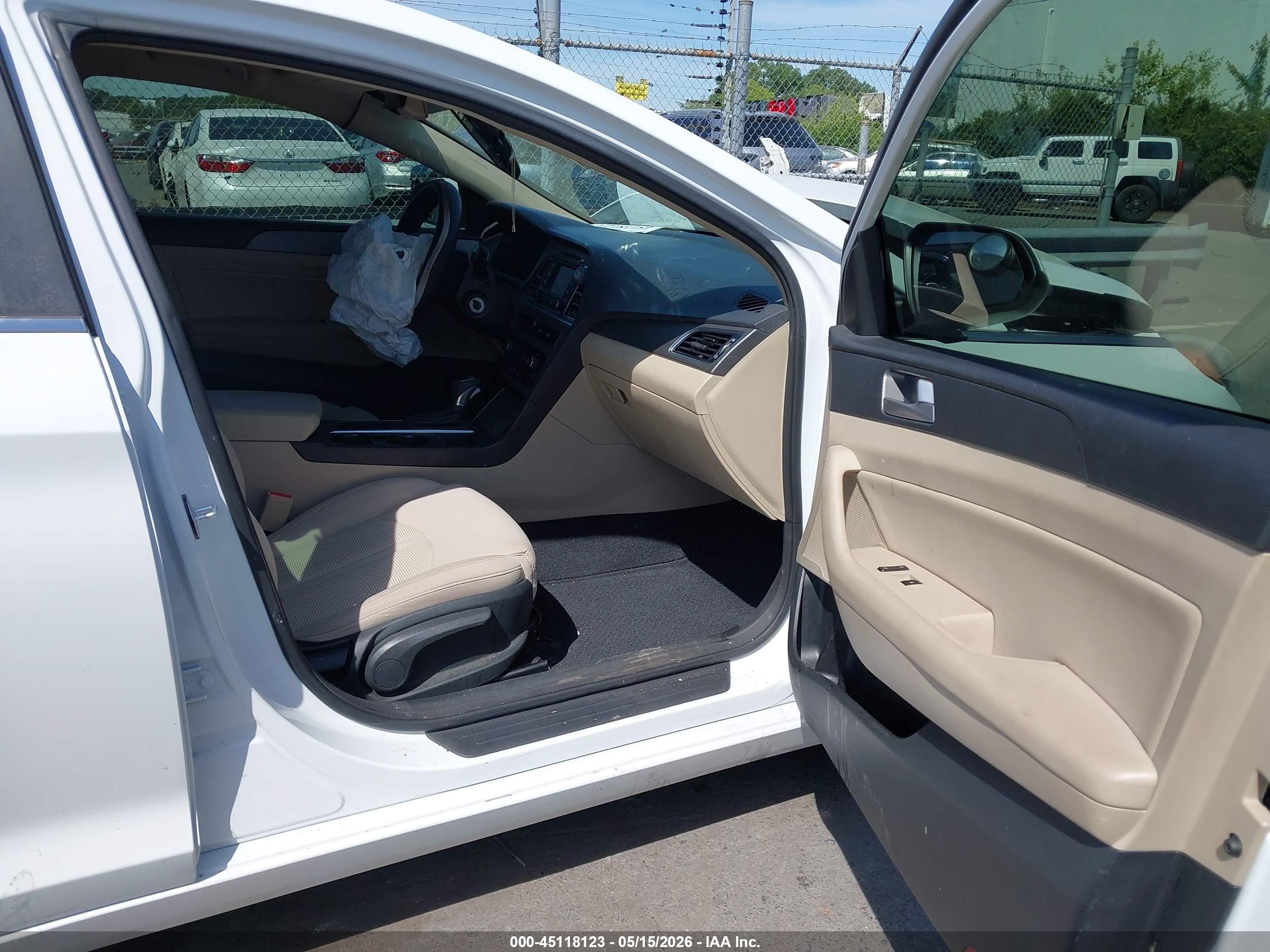 2015 Hyundai Sonata Se White vin: 5NPE24AF7FH030618