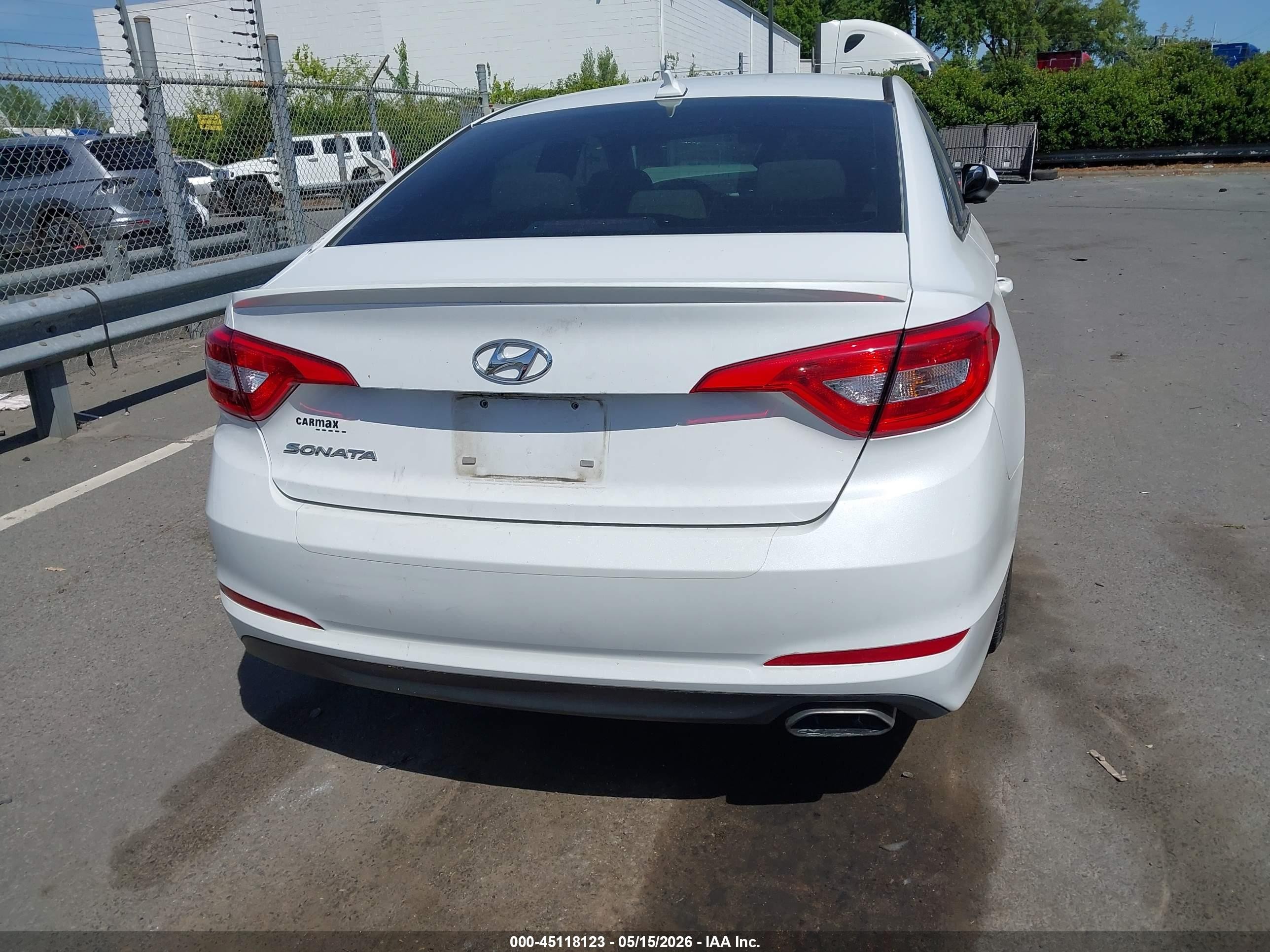 2015 Hyundai Sonata Se White vin: 5NPE24AF7FH030618