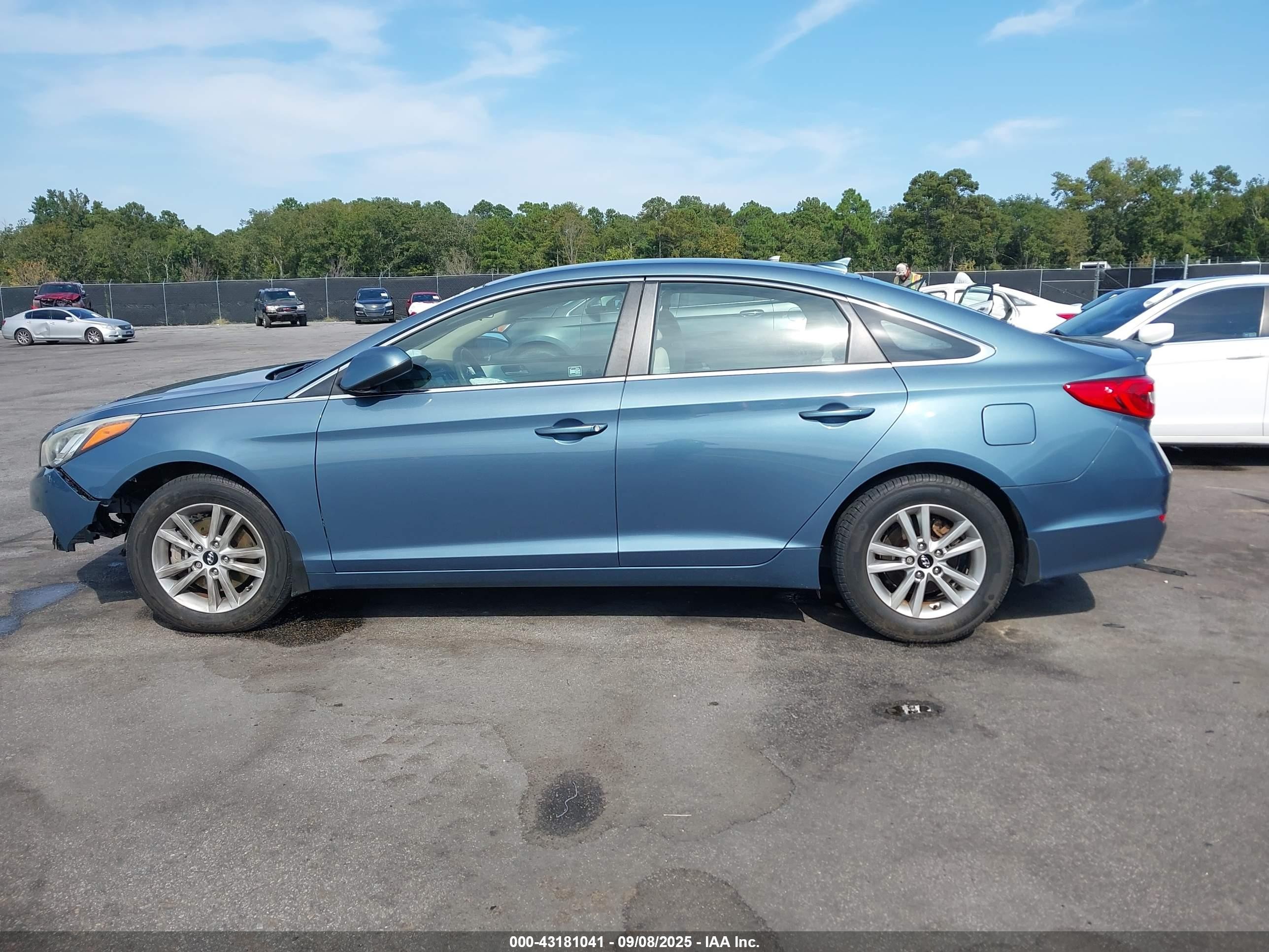 2015 Hyundai Sonata Se Синий vin: 5NPE24AF7FH093640